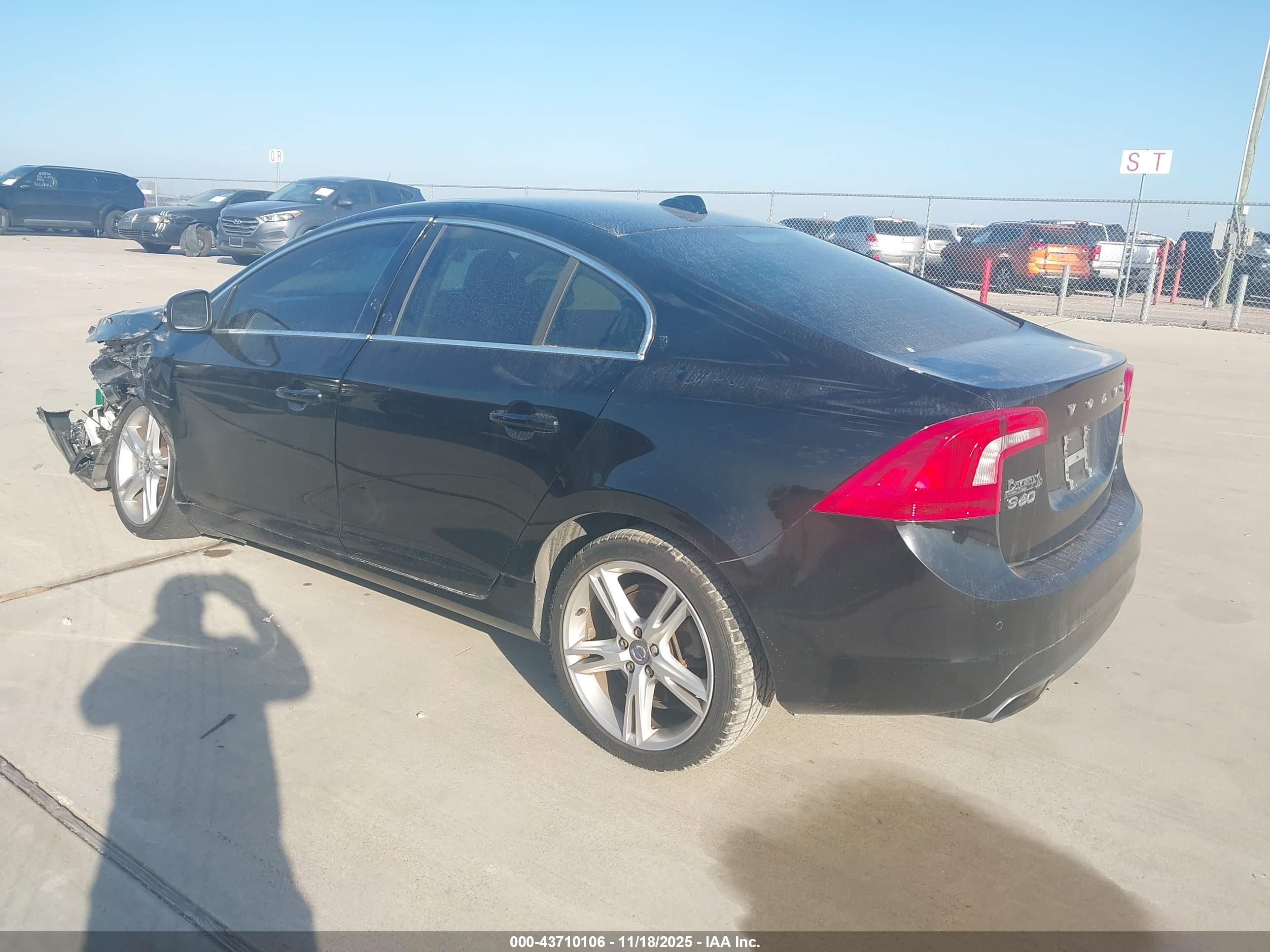 VOLVO S60 image 3