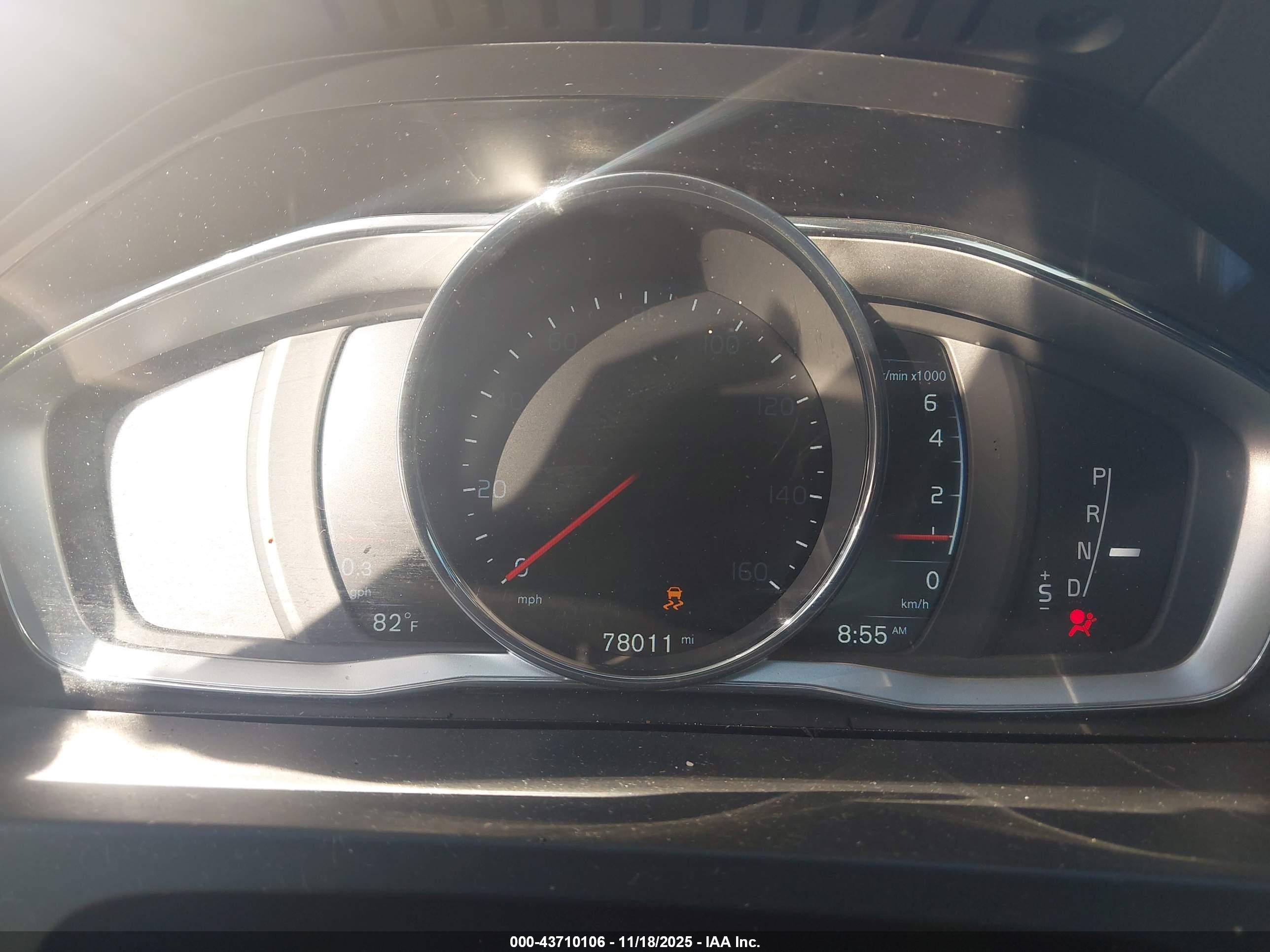 VOLVO S60 image 7