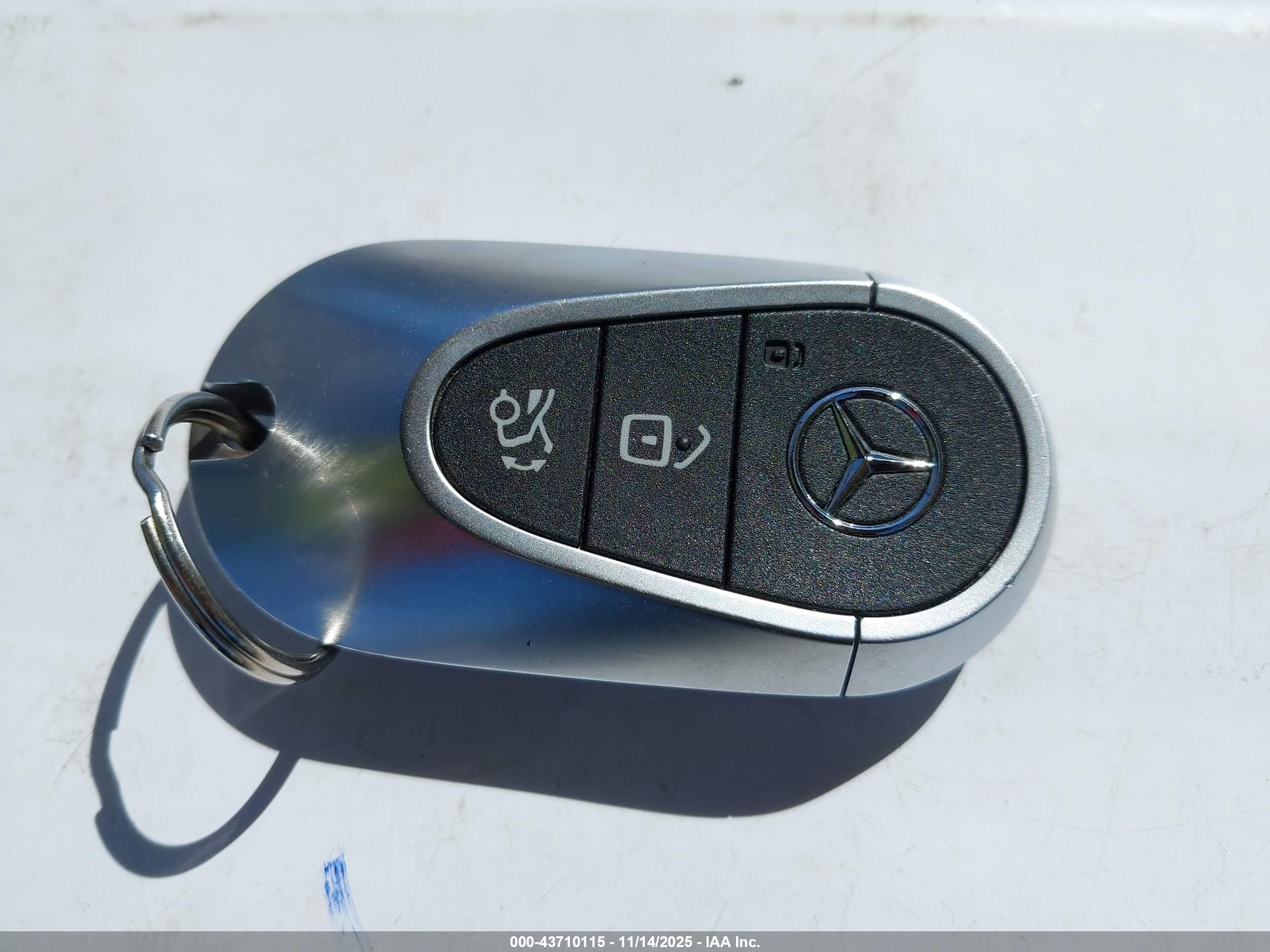 MERCEDES-BENZ C image 11
