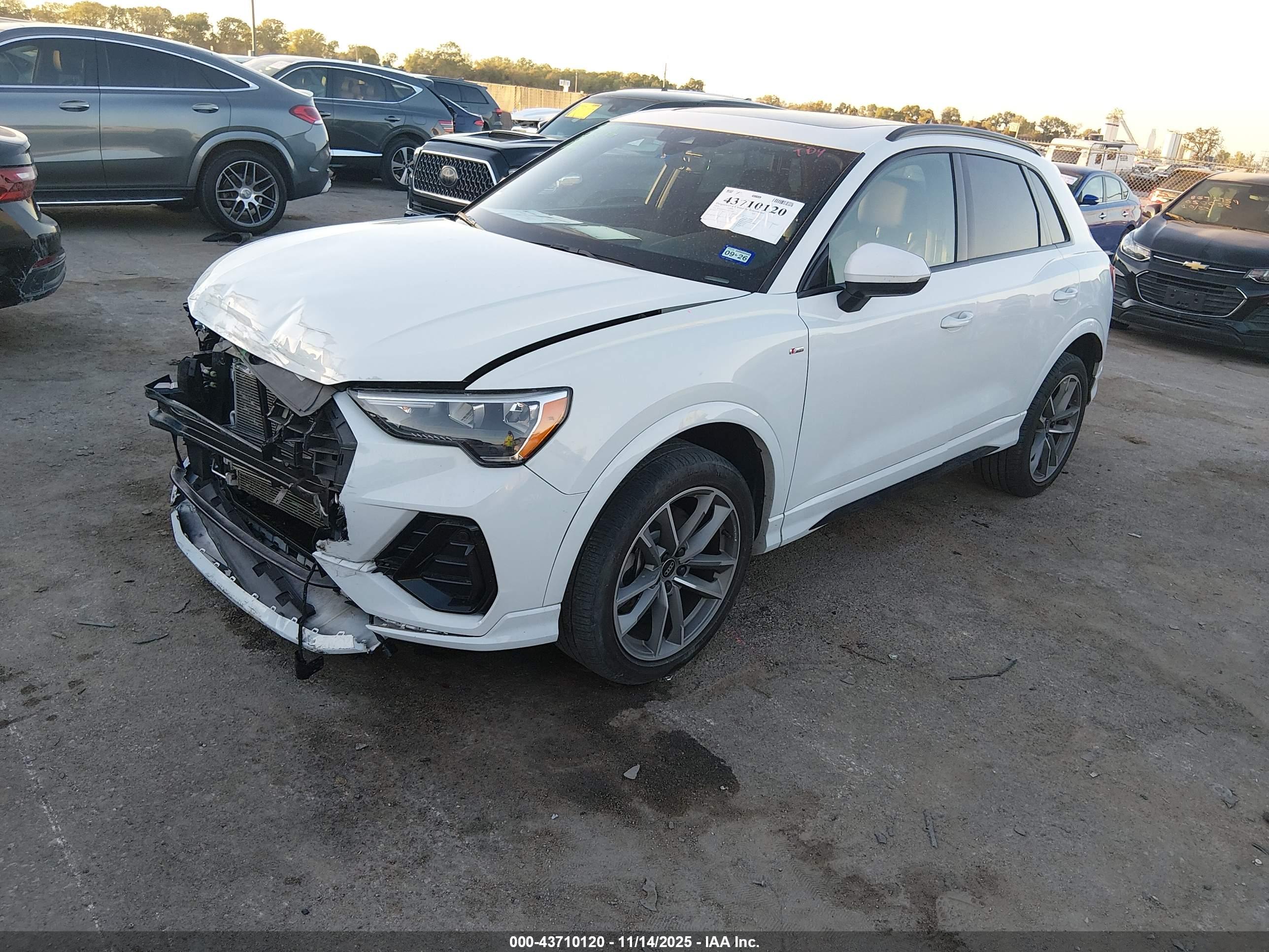 AUDI Q3 image 2