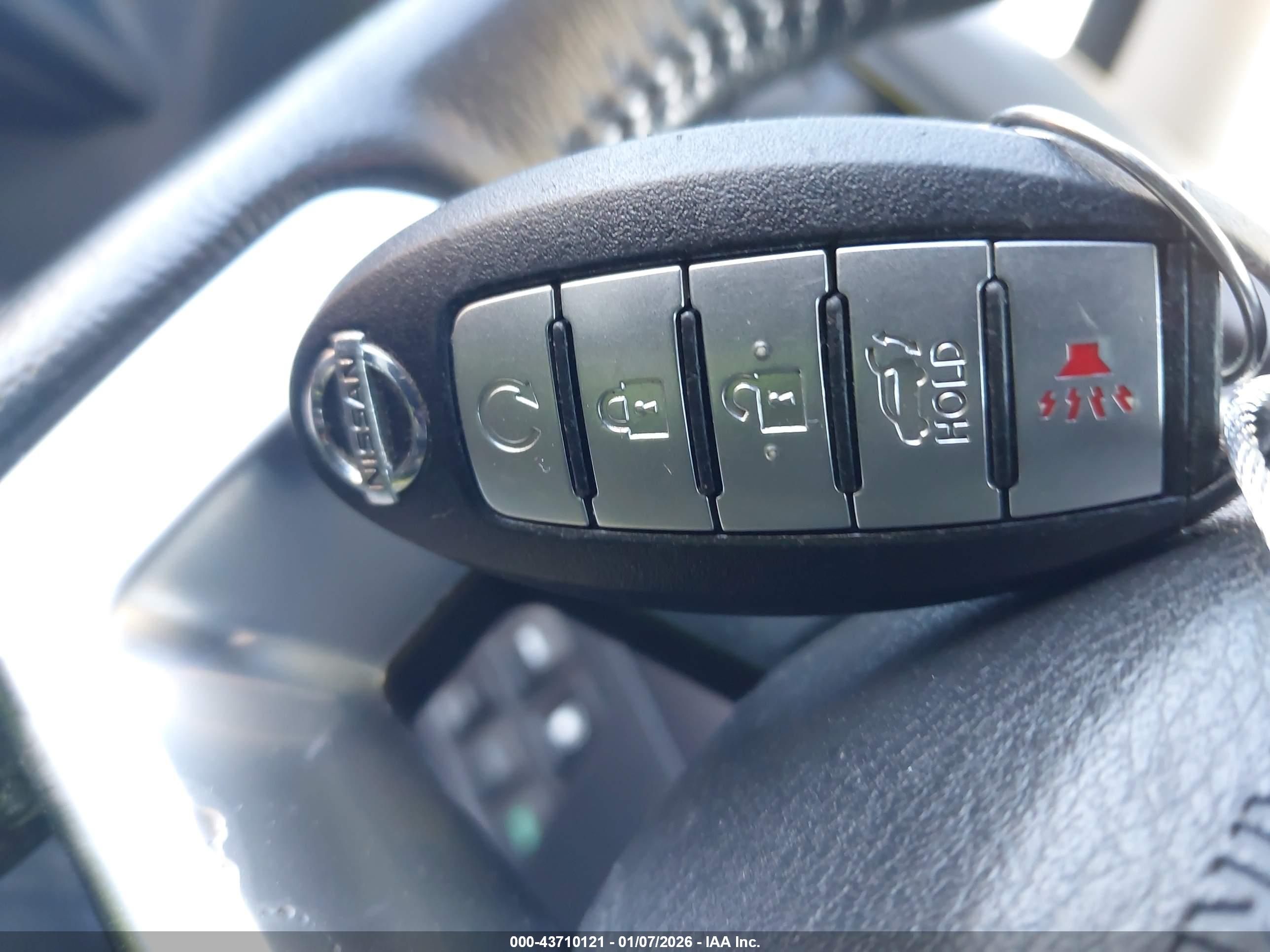 NISSAN ROGUE image 11