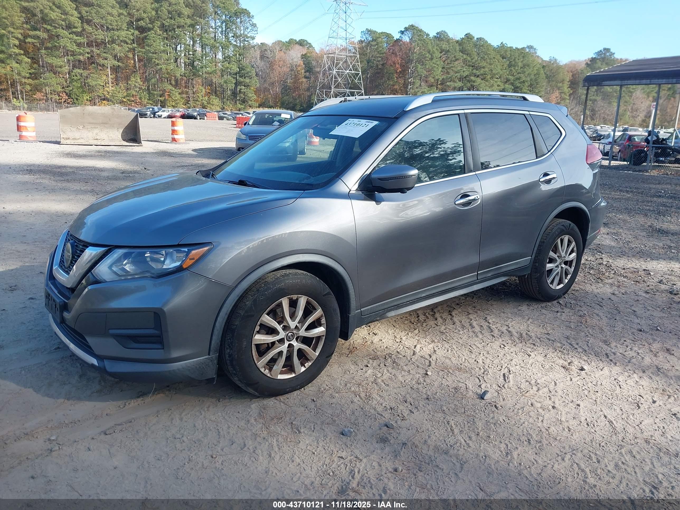 NISSAN ROGUE image 2