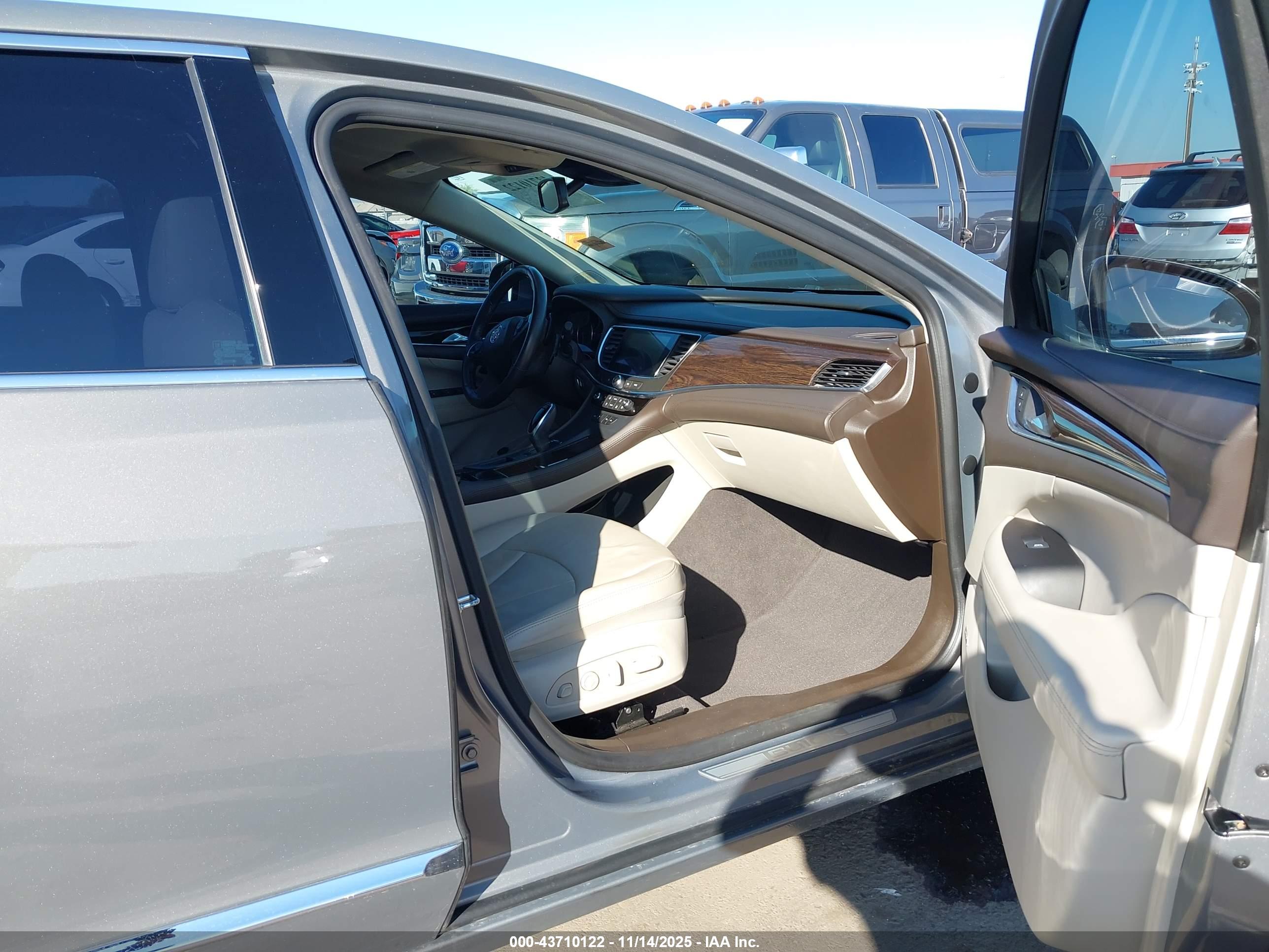 BUICK LACROSSE image 5