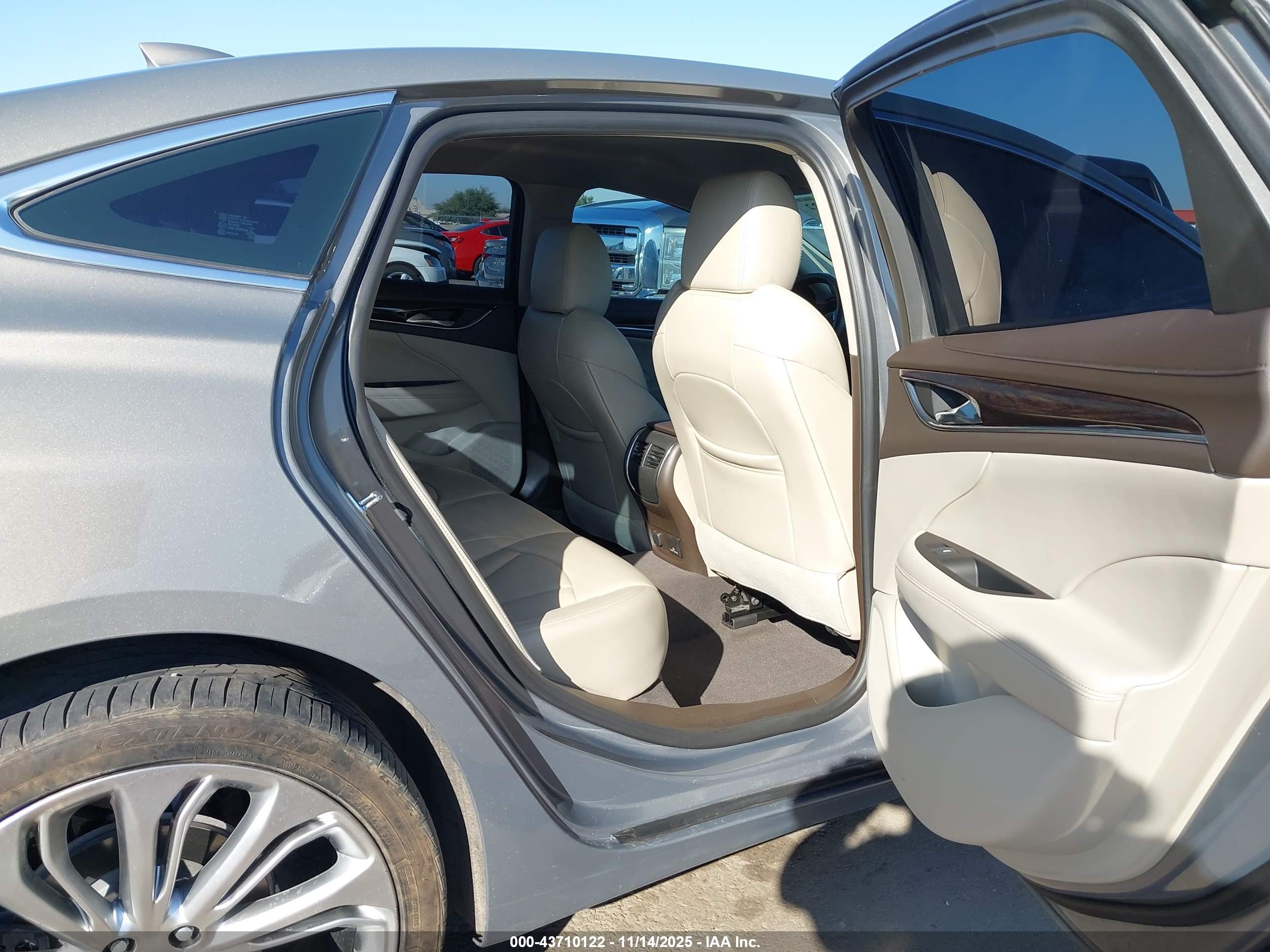 BUICK LACROSSE image 8