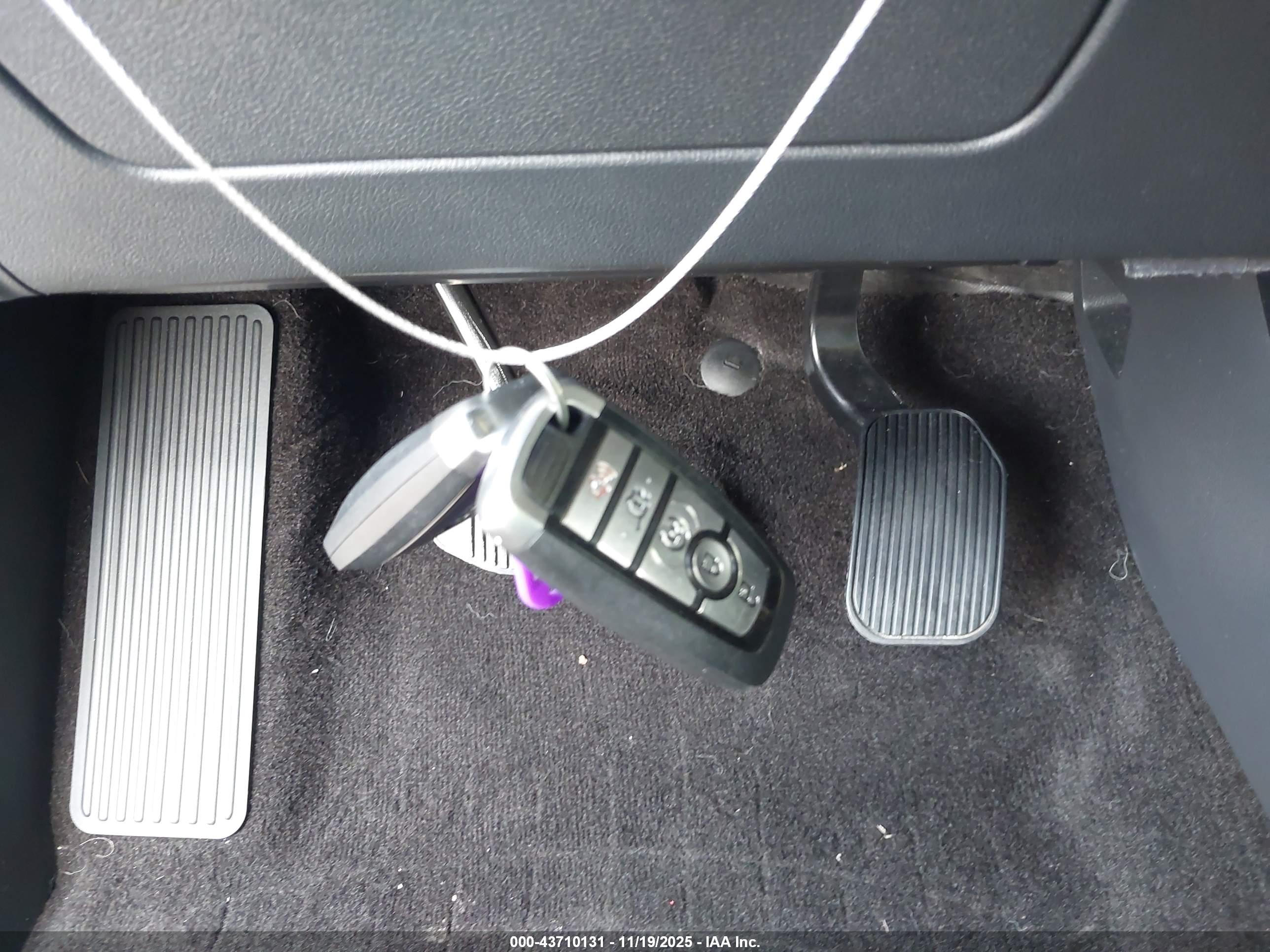 FORD EXPEDITION image 11