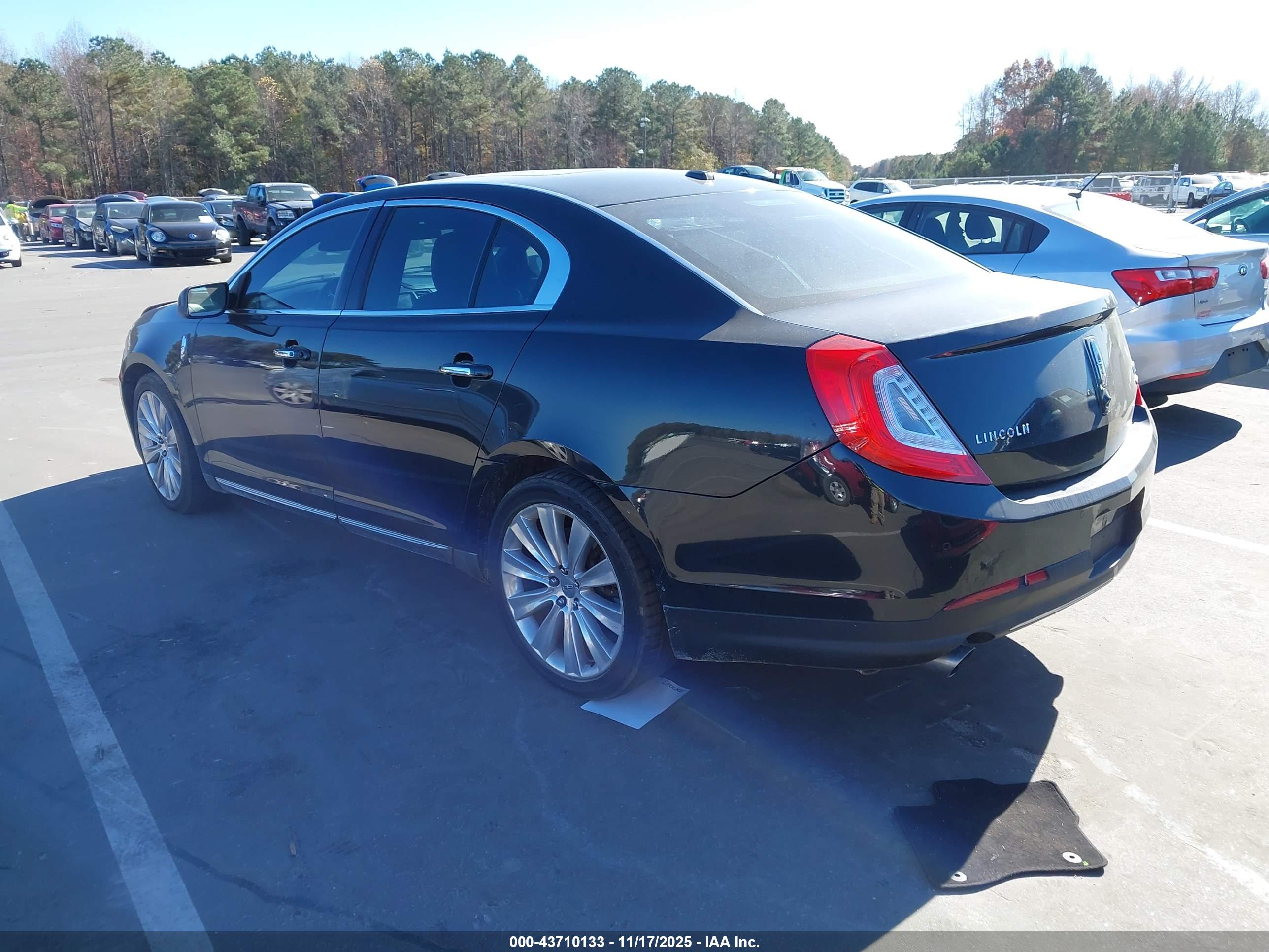 LINCOLN MKS image 3