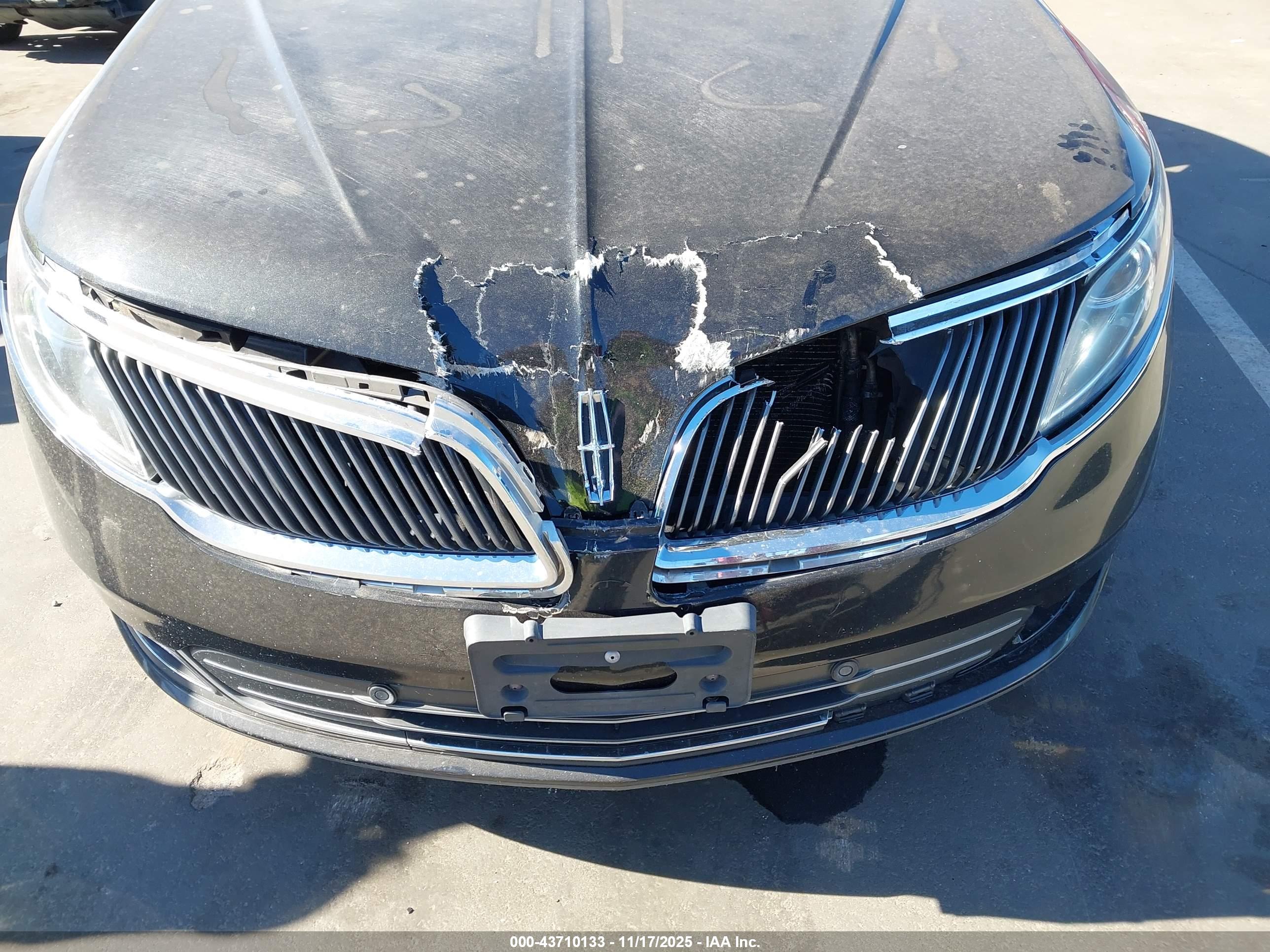 LINCOLN MKS image 6
