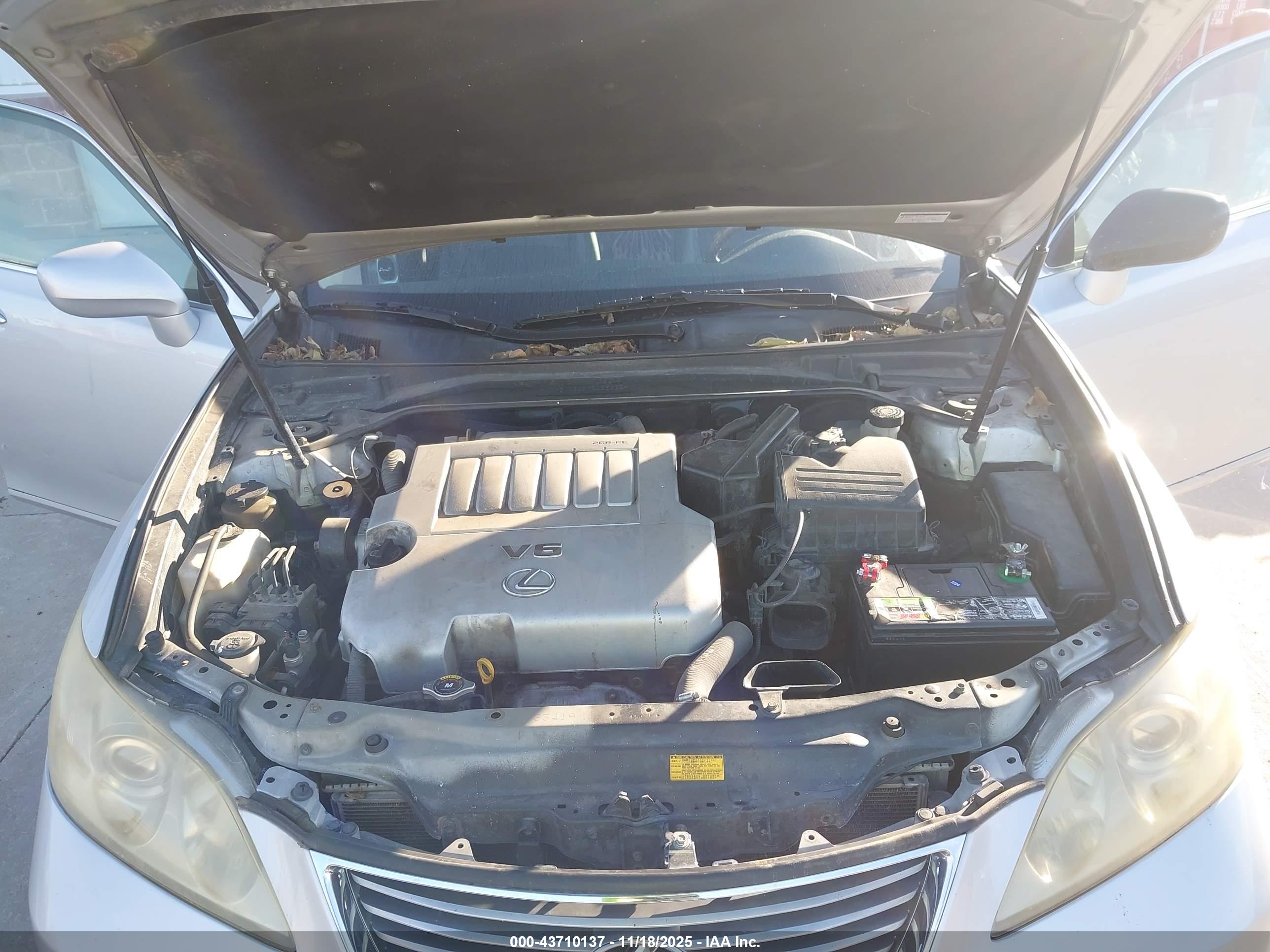 LEXUS ES image 10