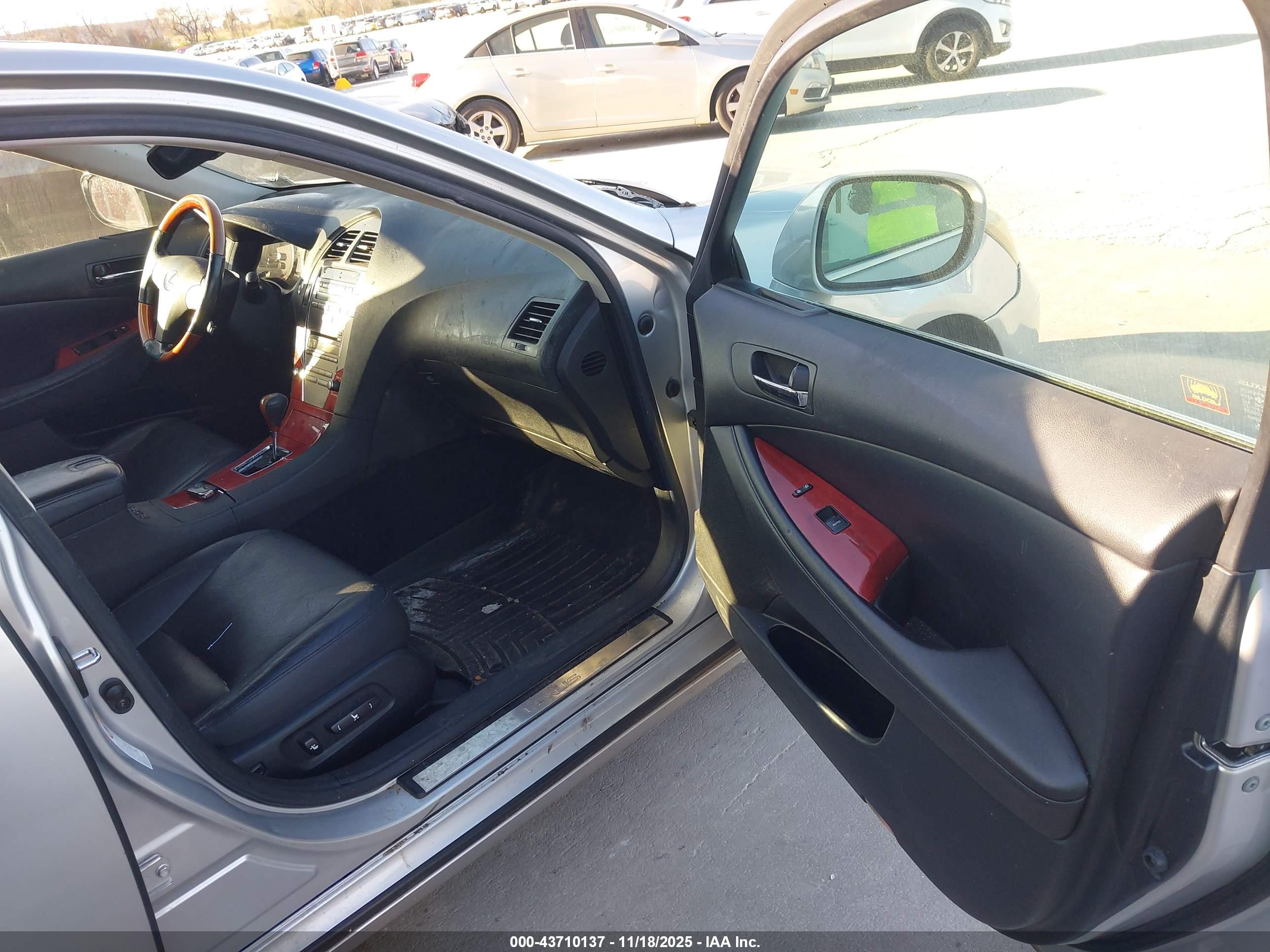 LEXUS ES image 5