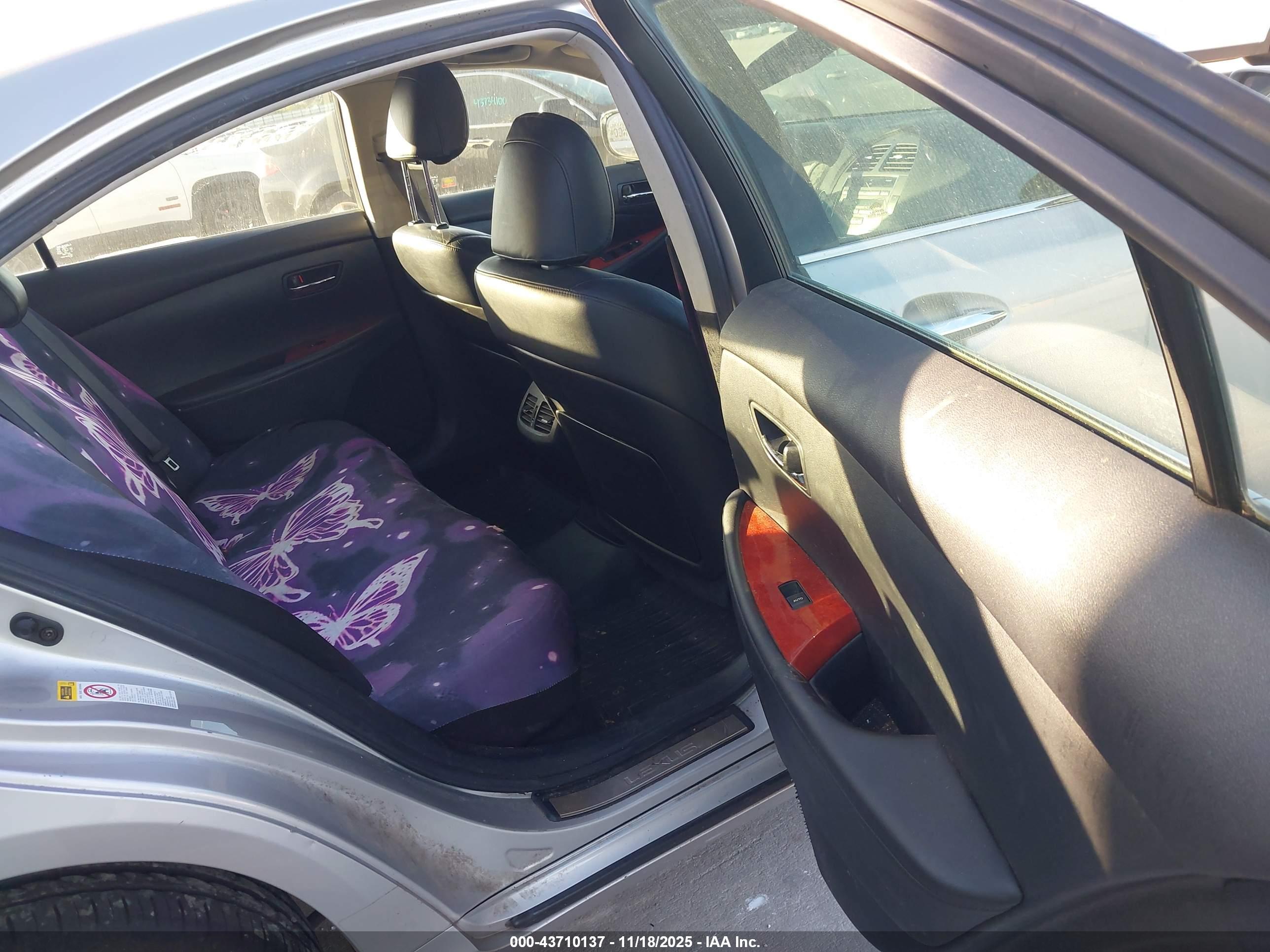 LEXUS ES image 8