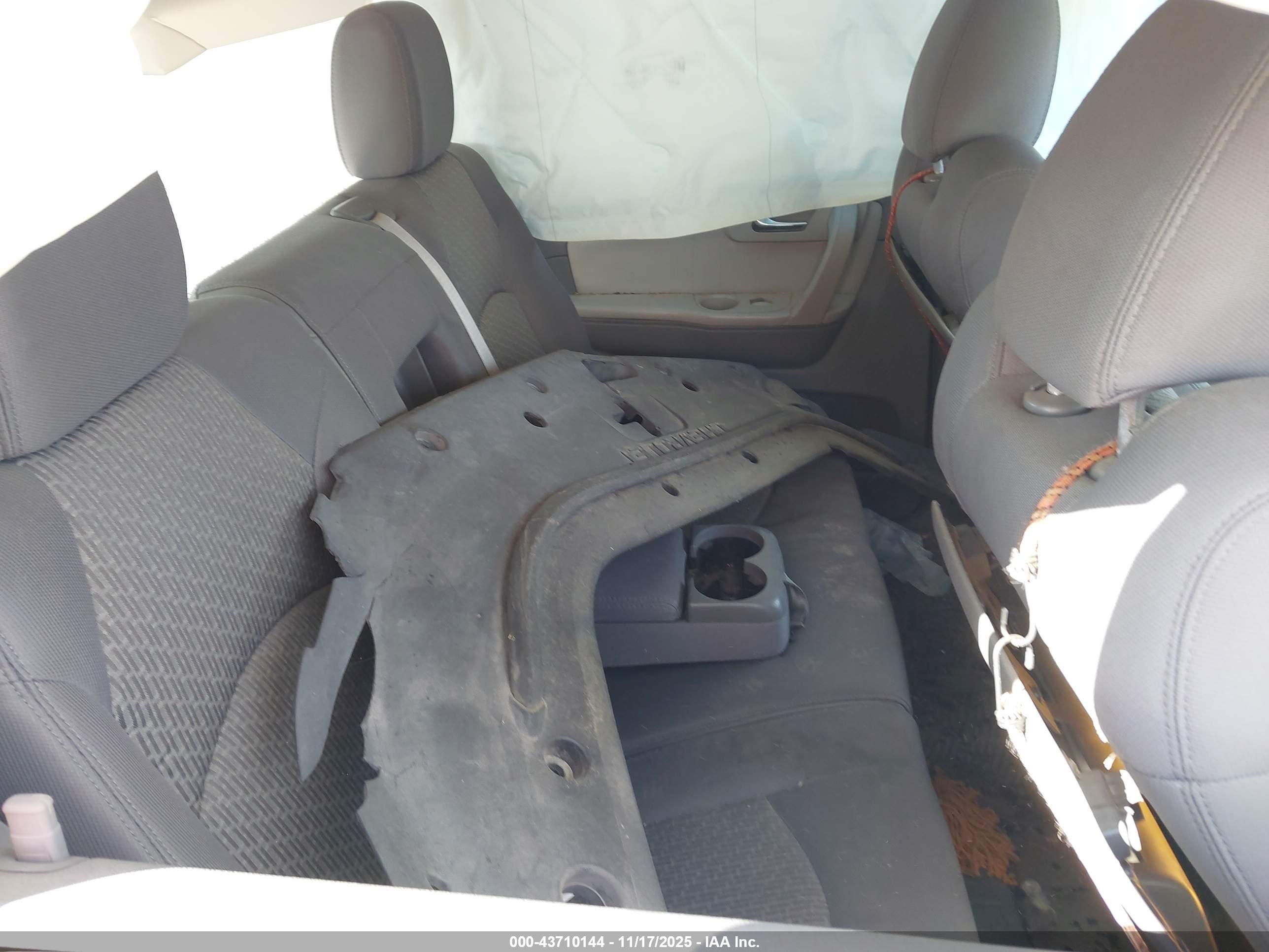 CHEVROLET TRAVERSE image 8