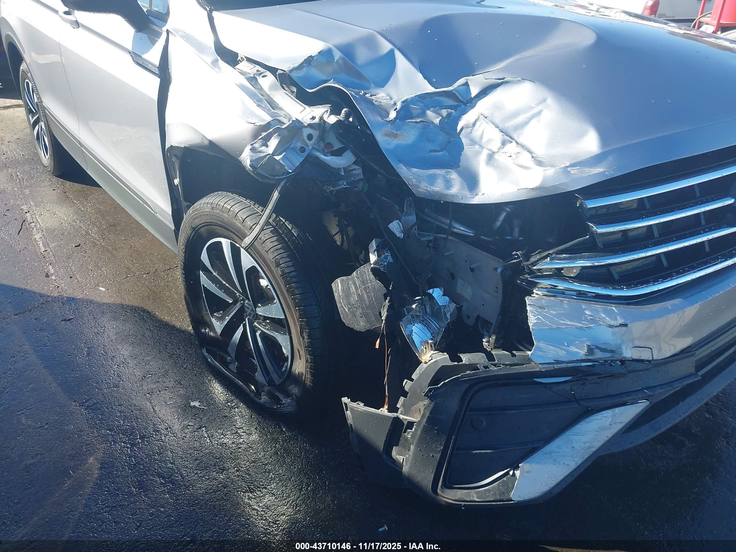 VOLKSWAGEN TIGUAN image 6