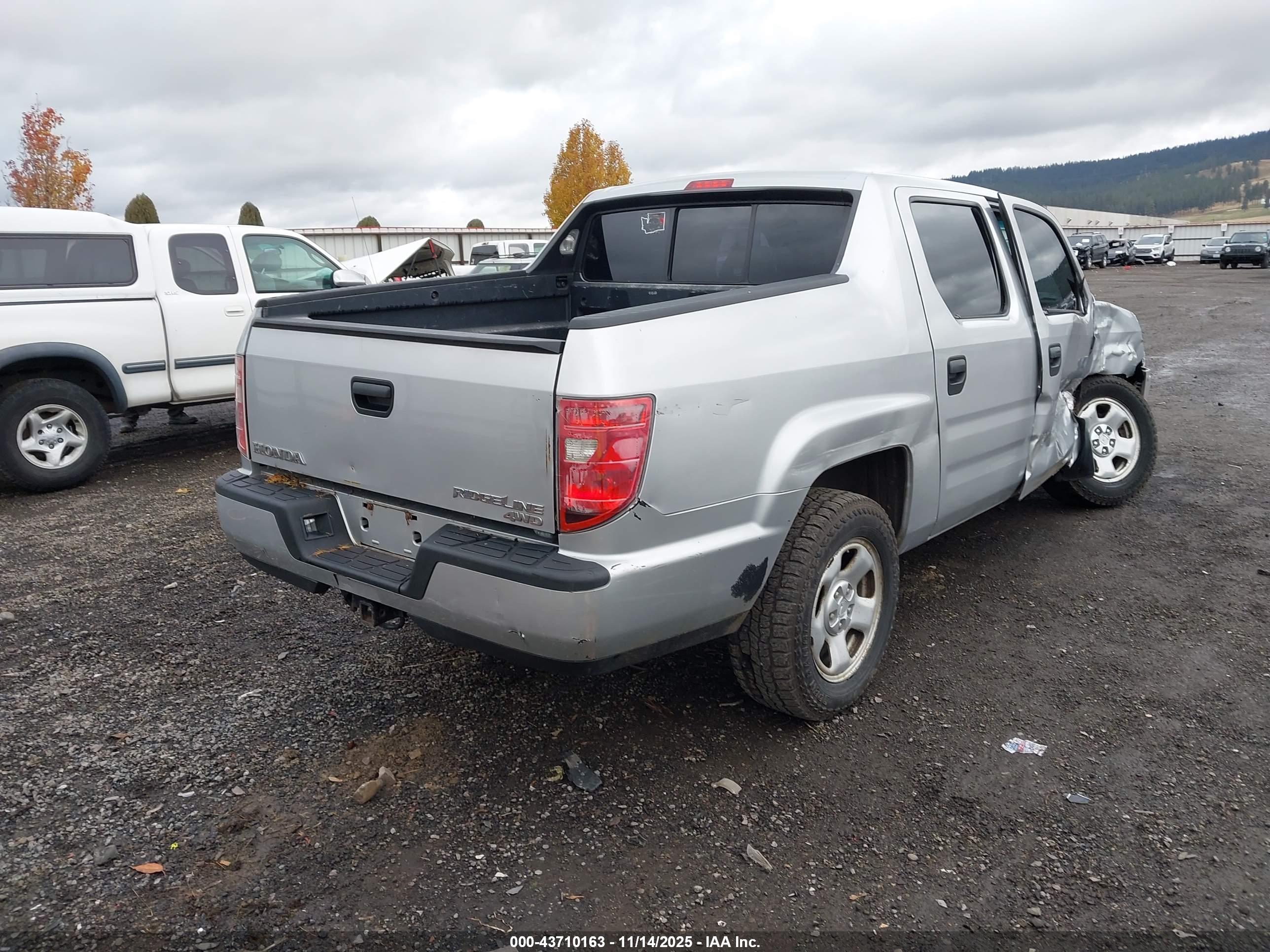 HONDA RIDGELINE image 4