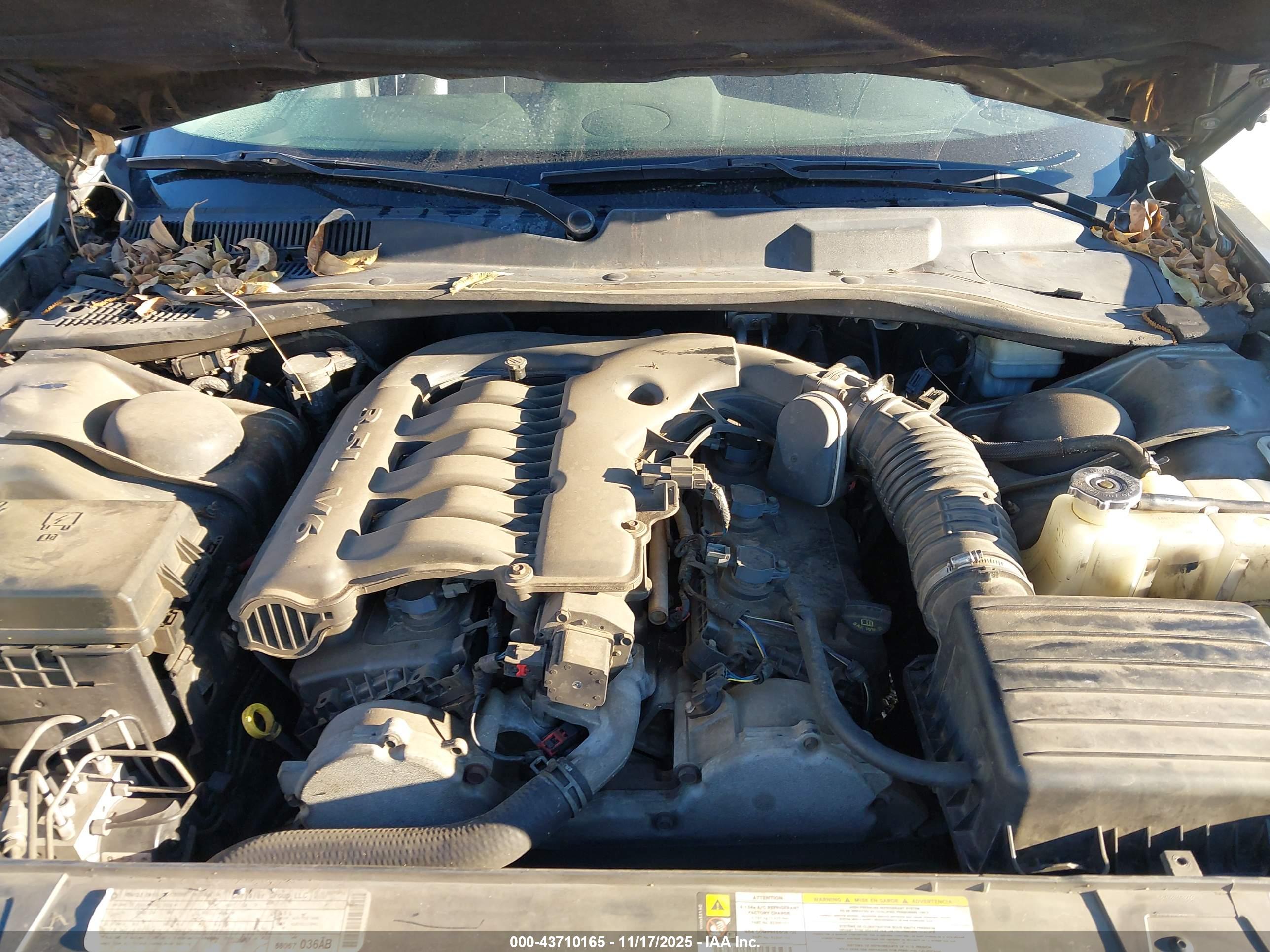 CHRYSLER 300 image 10