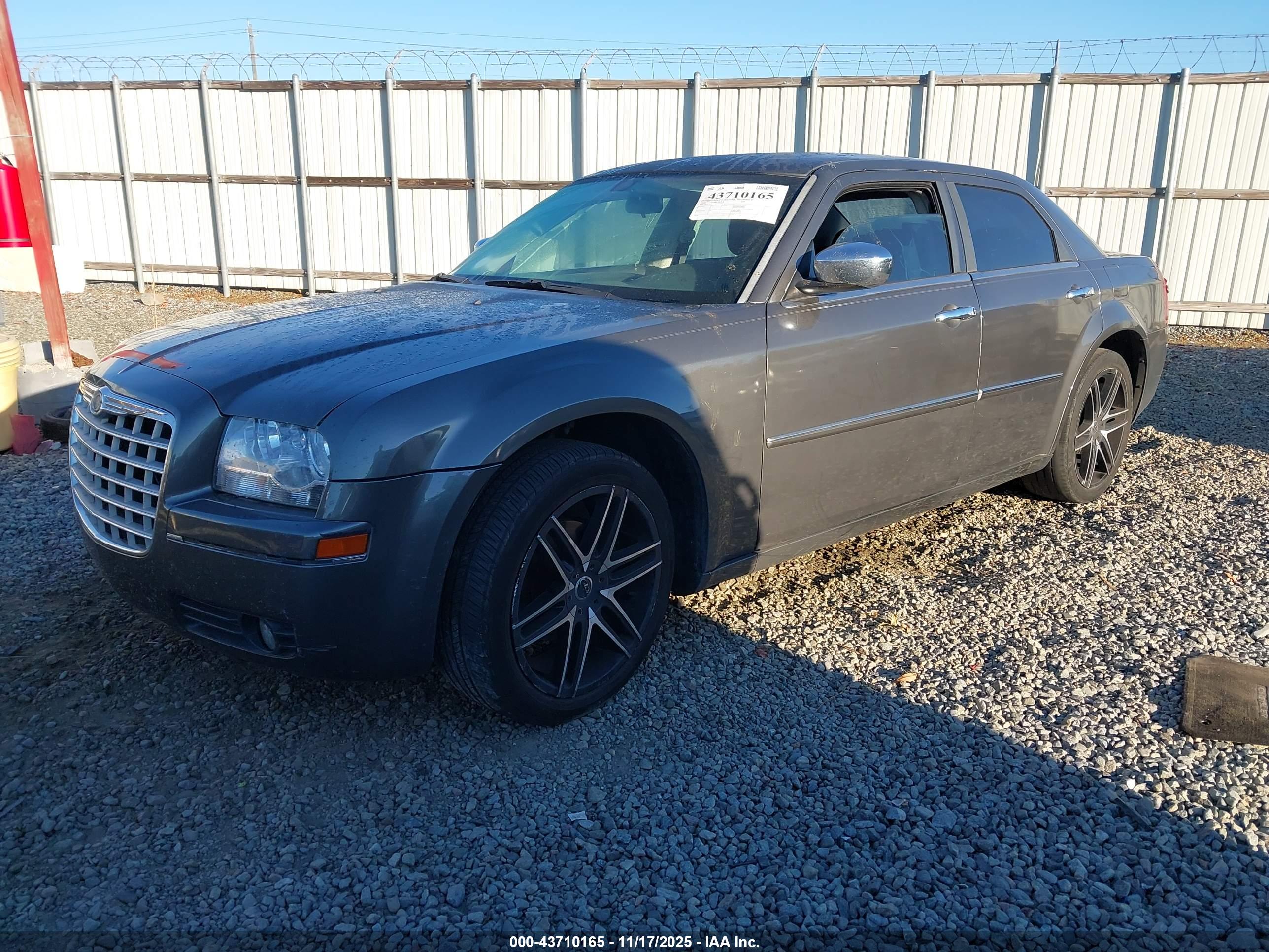 CHRYSLER 300 image 2