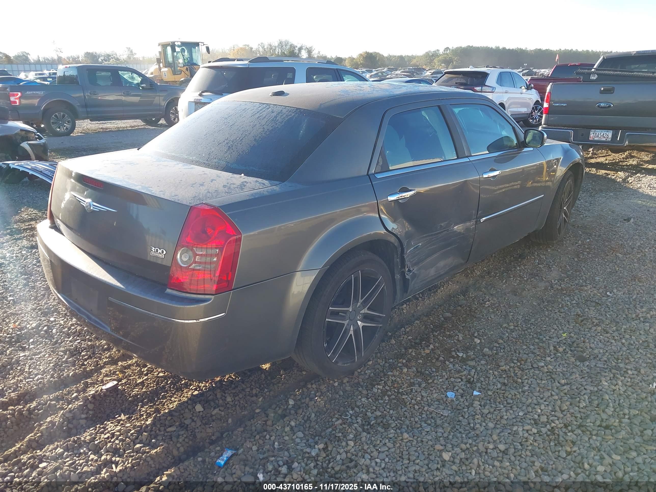 CHRYSLER 300 image 4