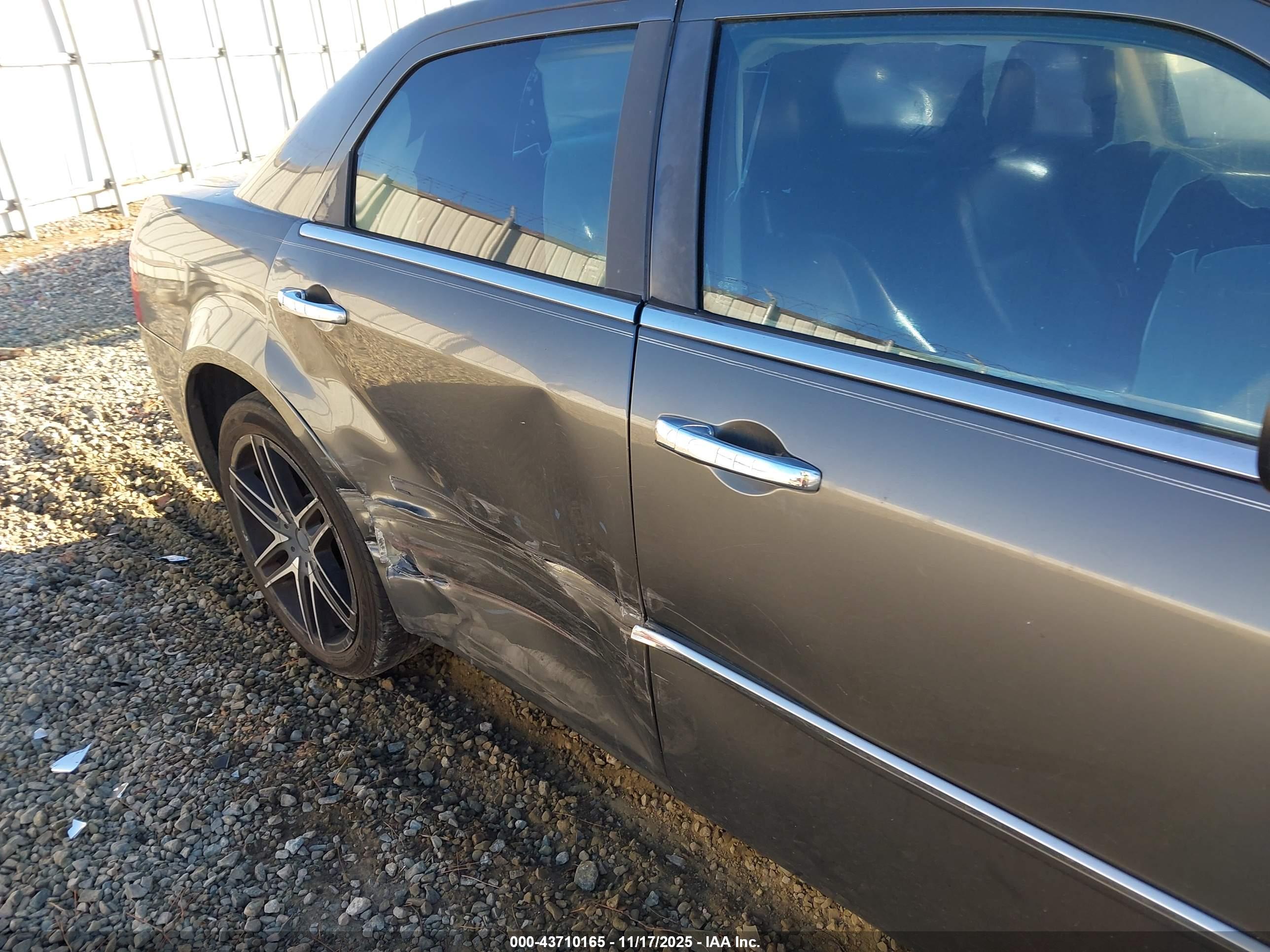 CHRYSLER 300 image 6