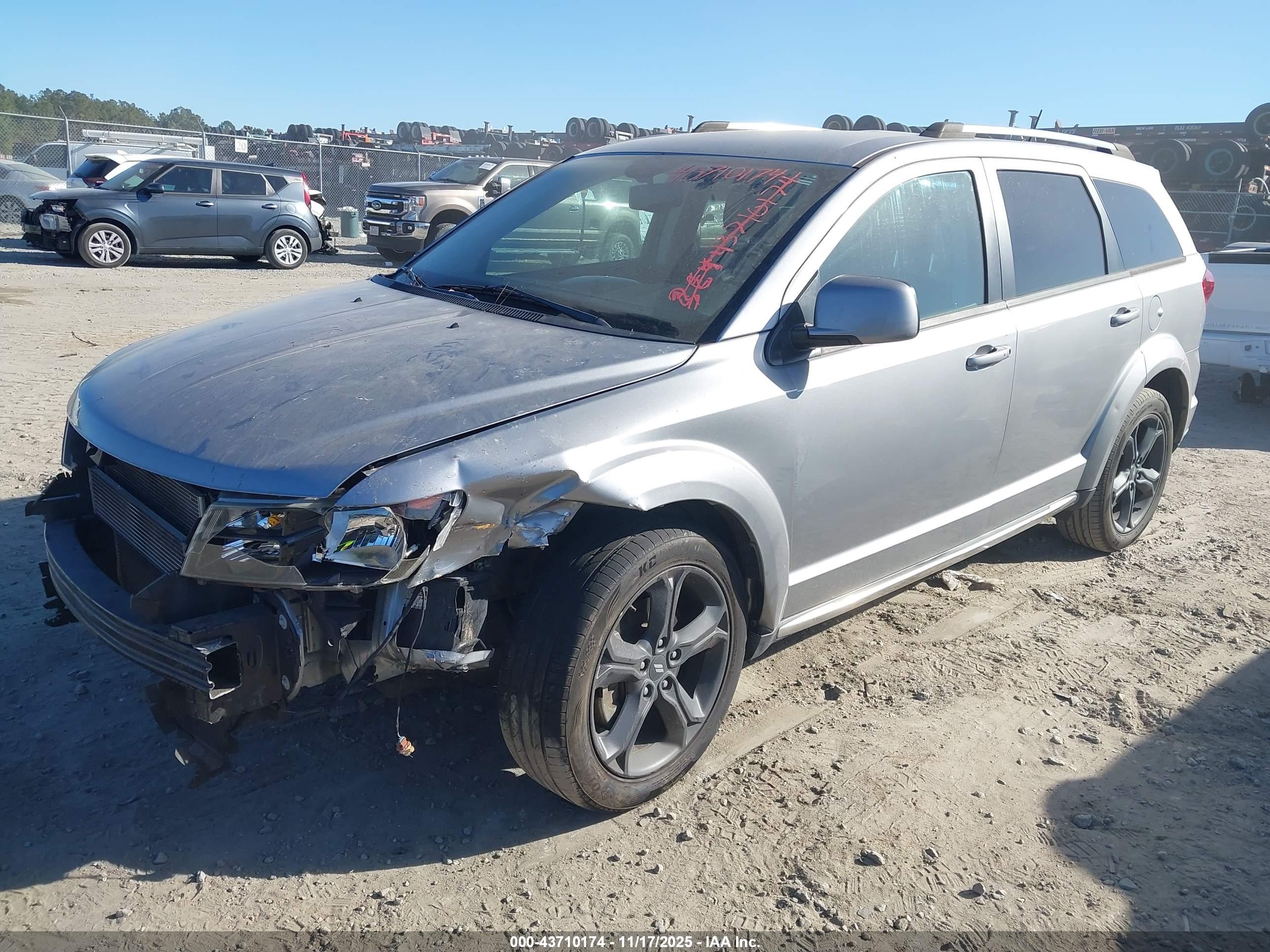 DODGE JOURNEY image 2