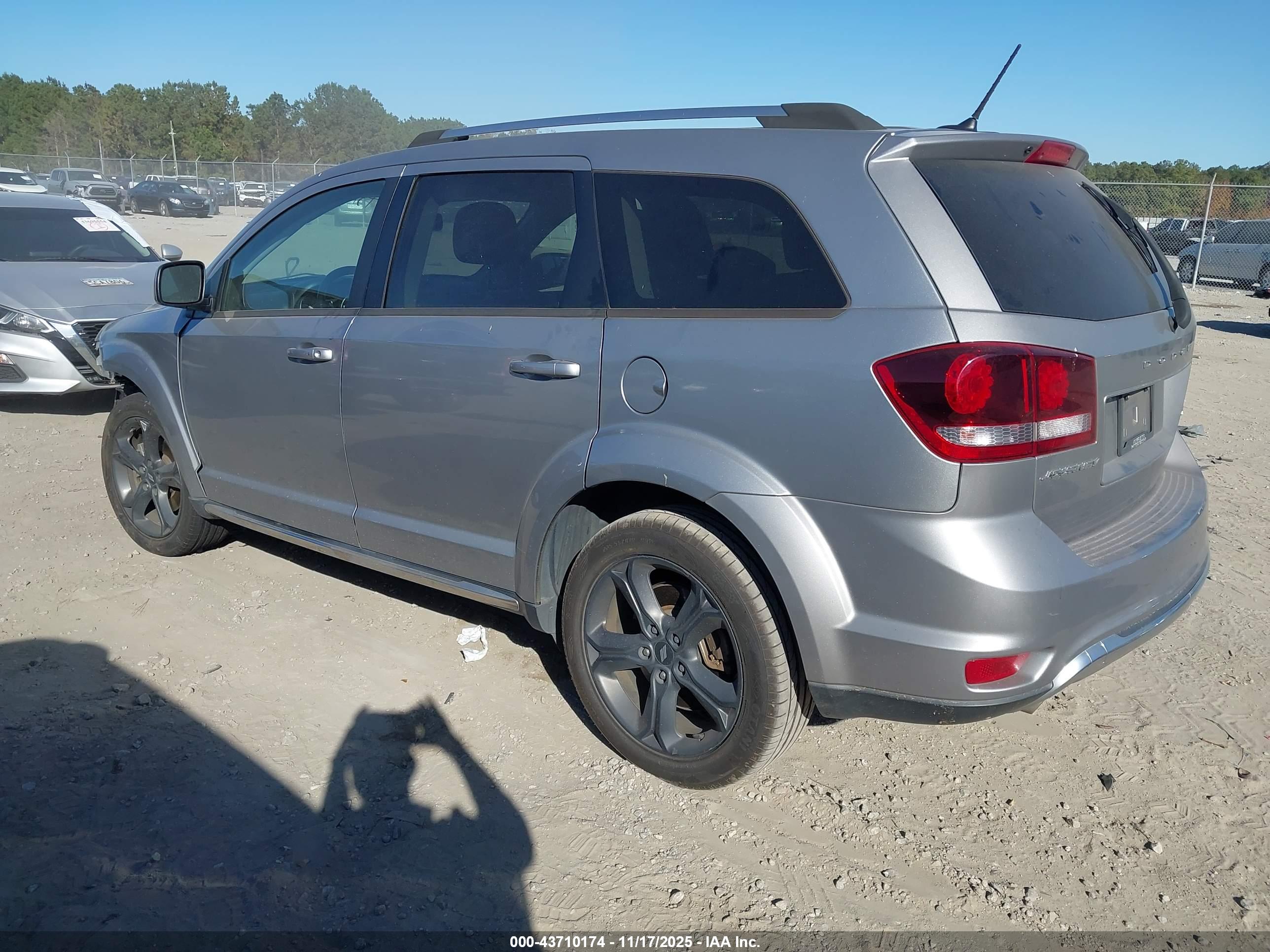 DODGE JOURNEY image 3