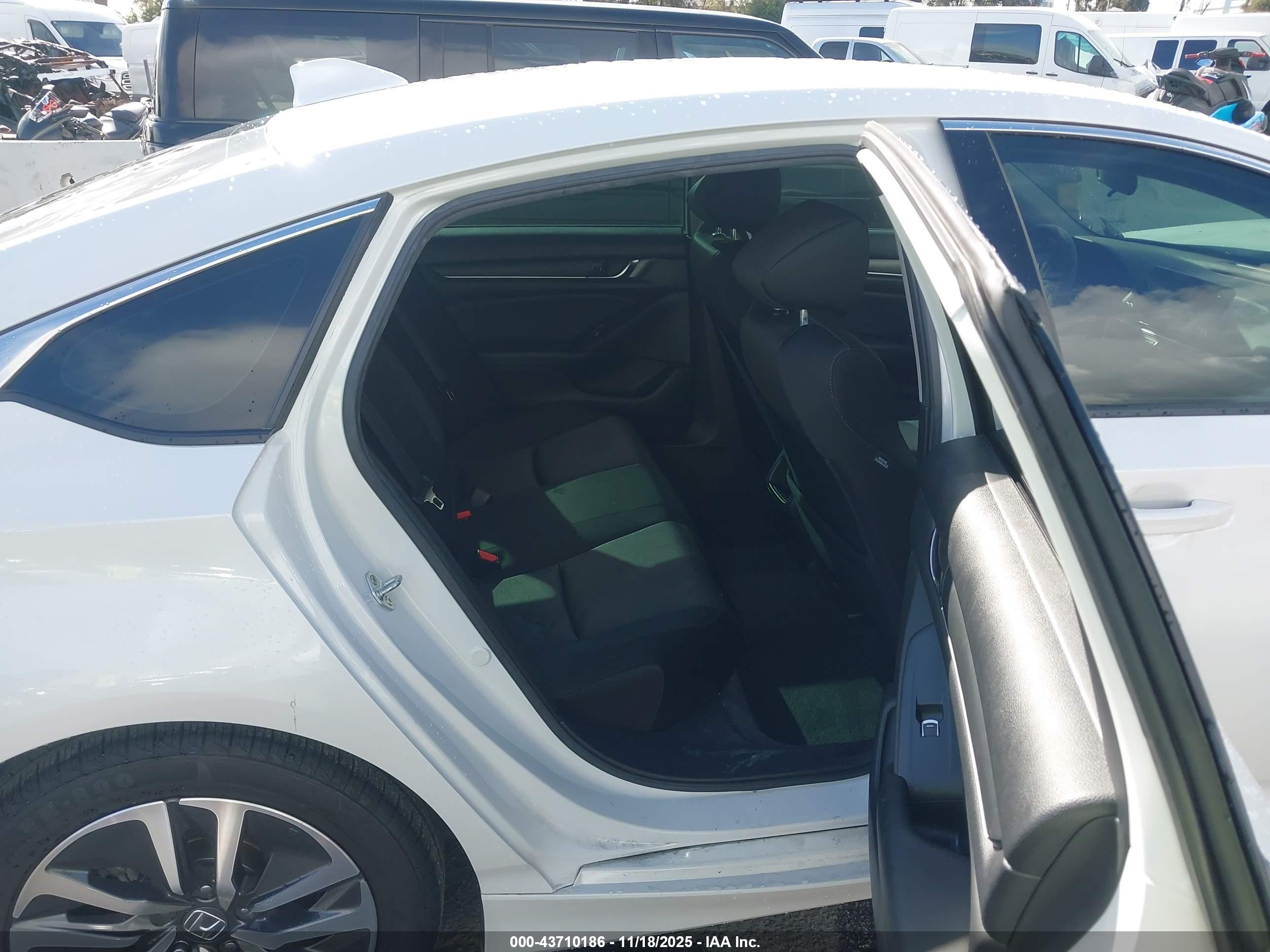 HONDA ACCORD image 8