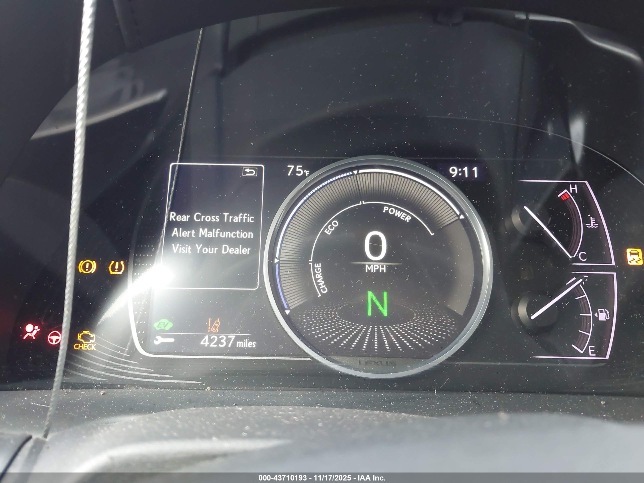 LEXUS ES image 7