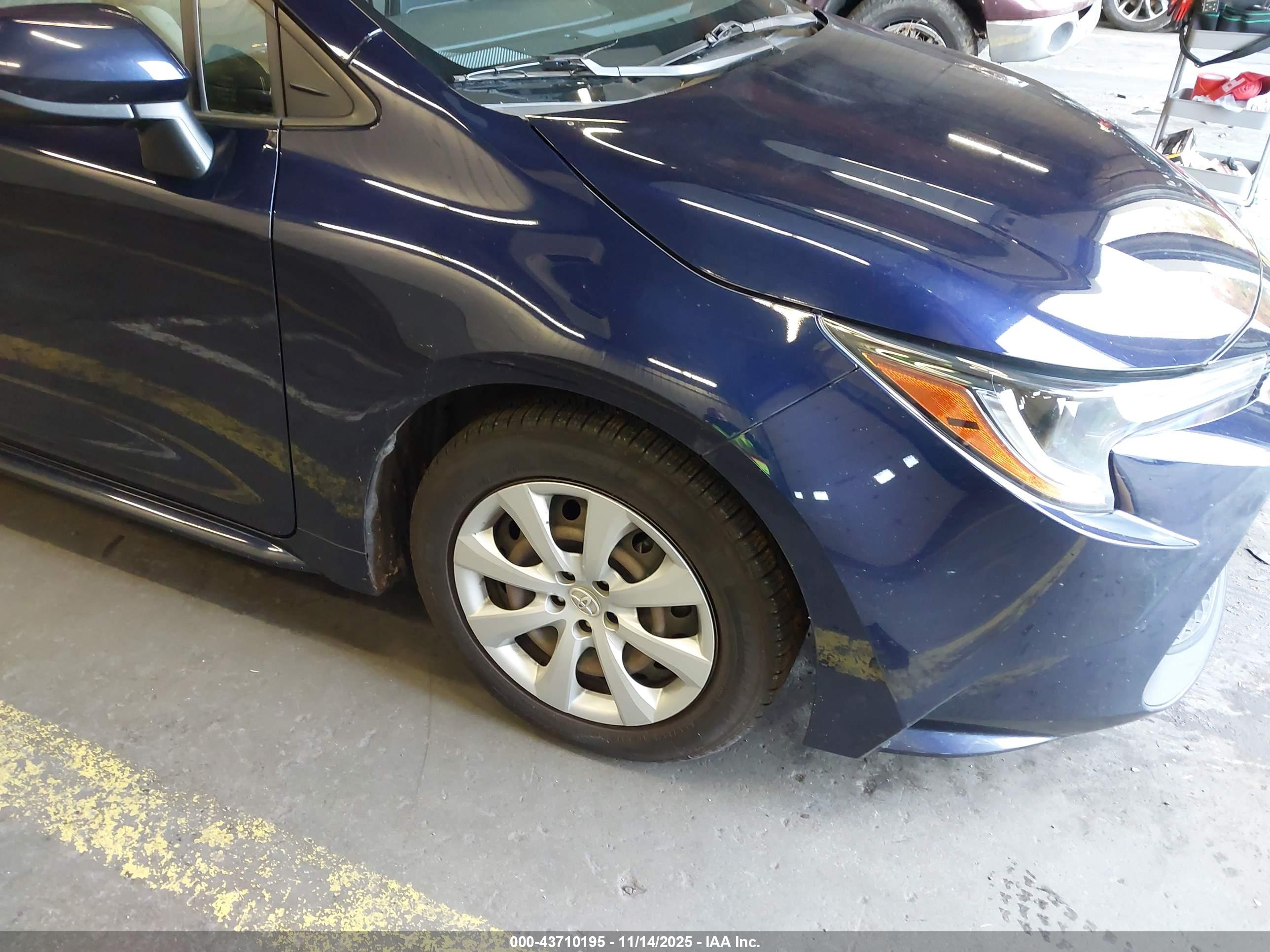 TOYOTA COROLLA image 6