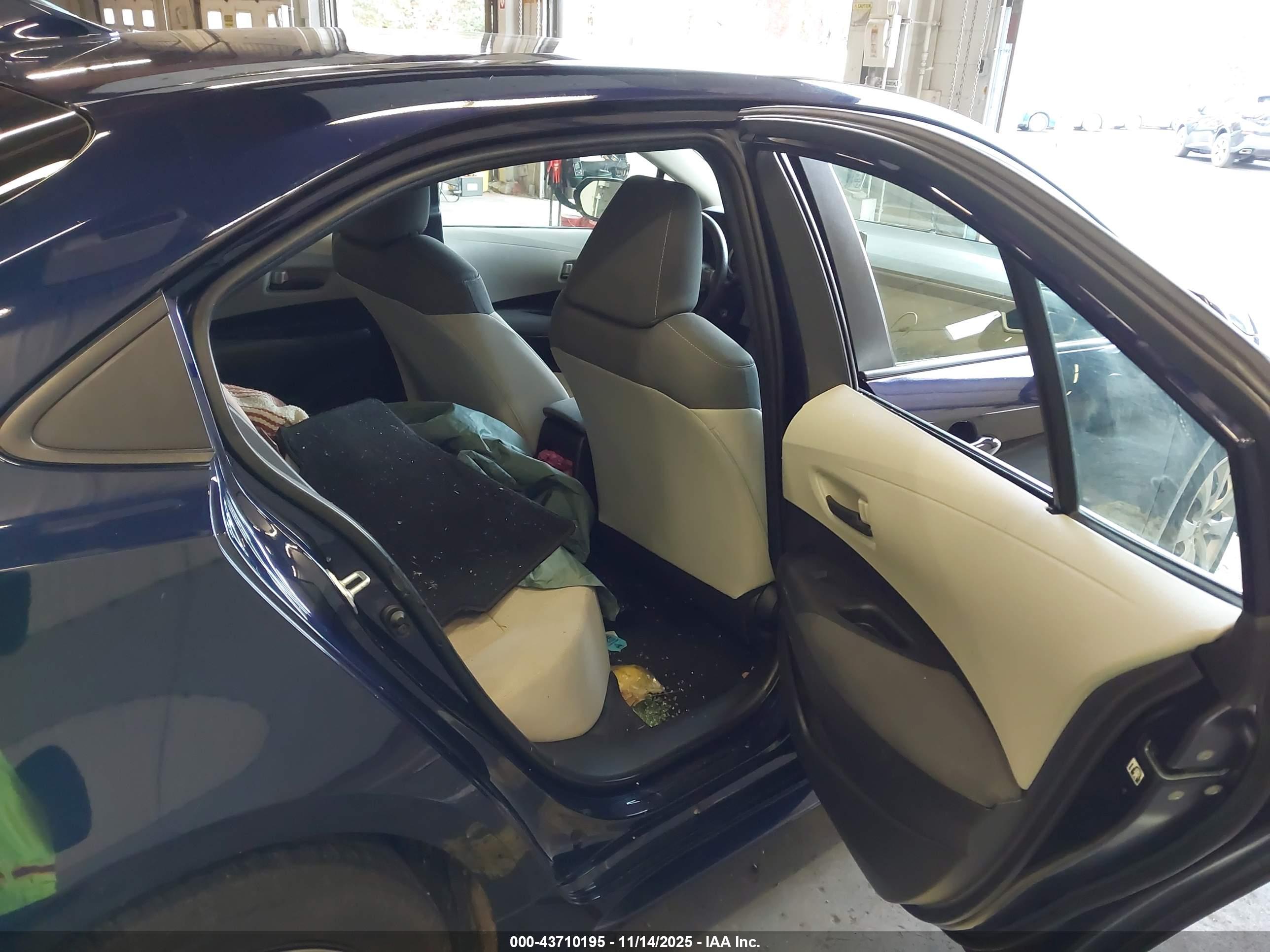 TOYOTA COROLLA image 8