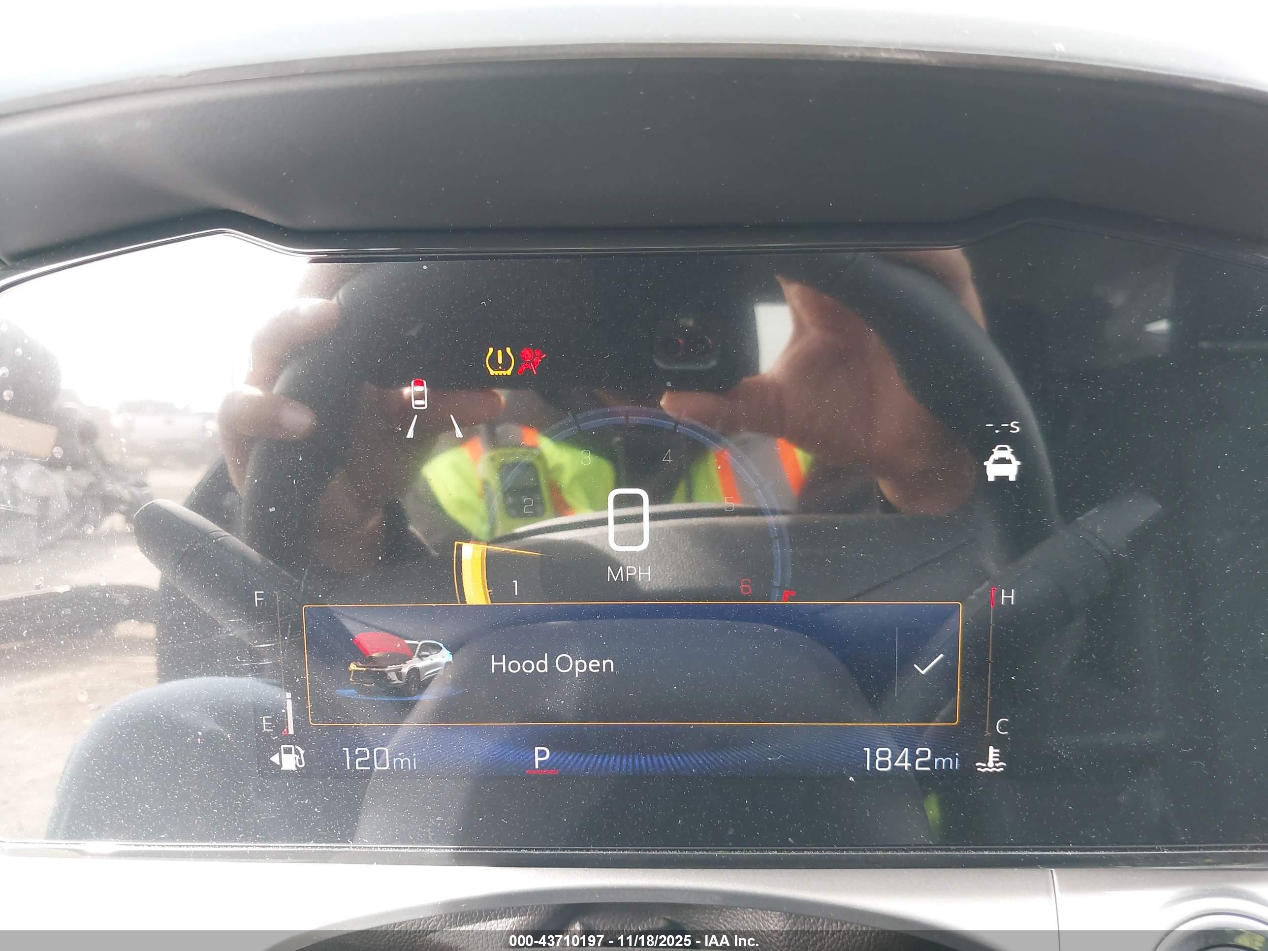 CHEVROLET TRAX image 7
