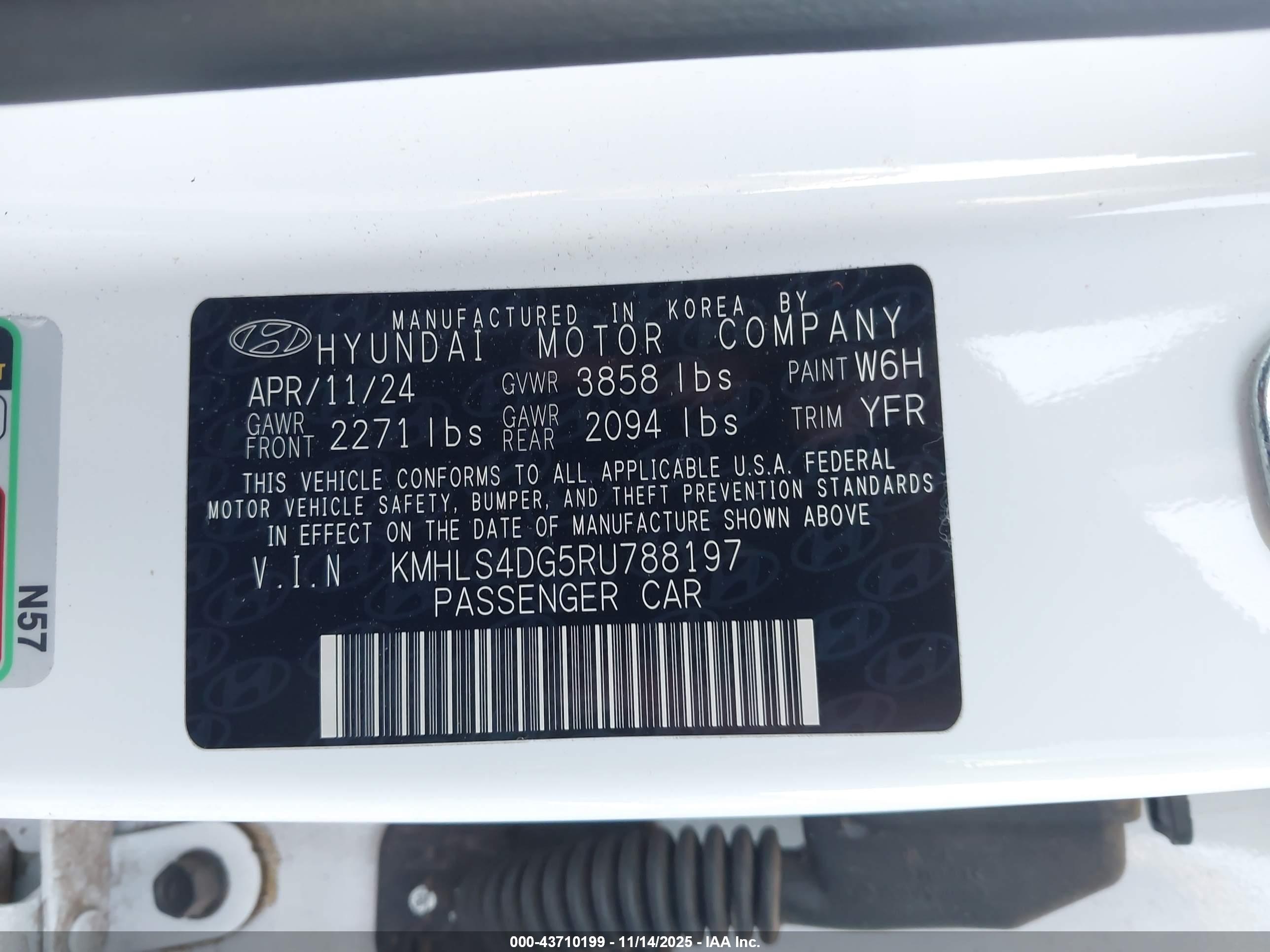 HYUNDAI ELANTRA image 9