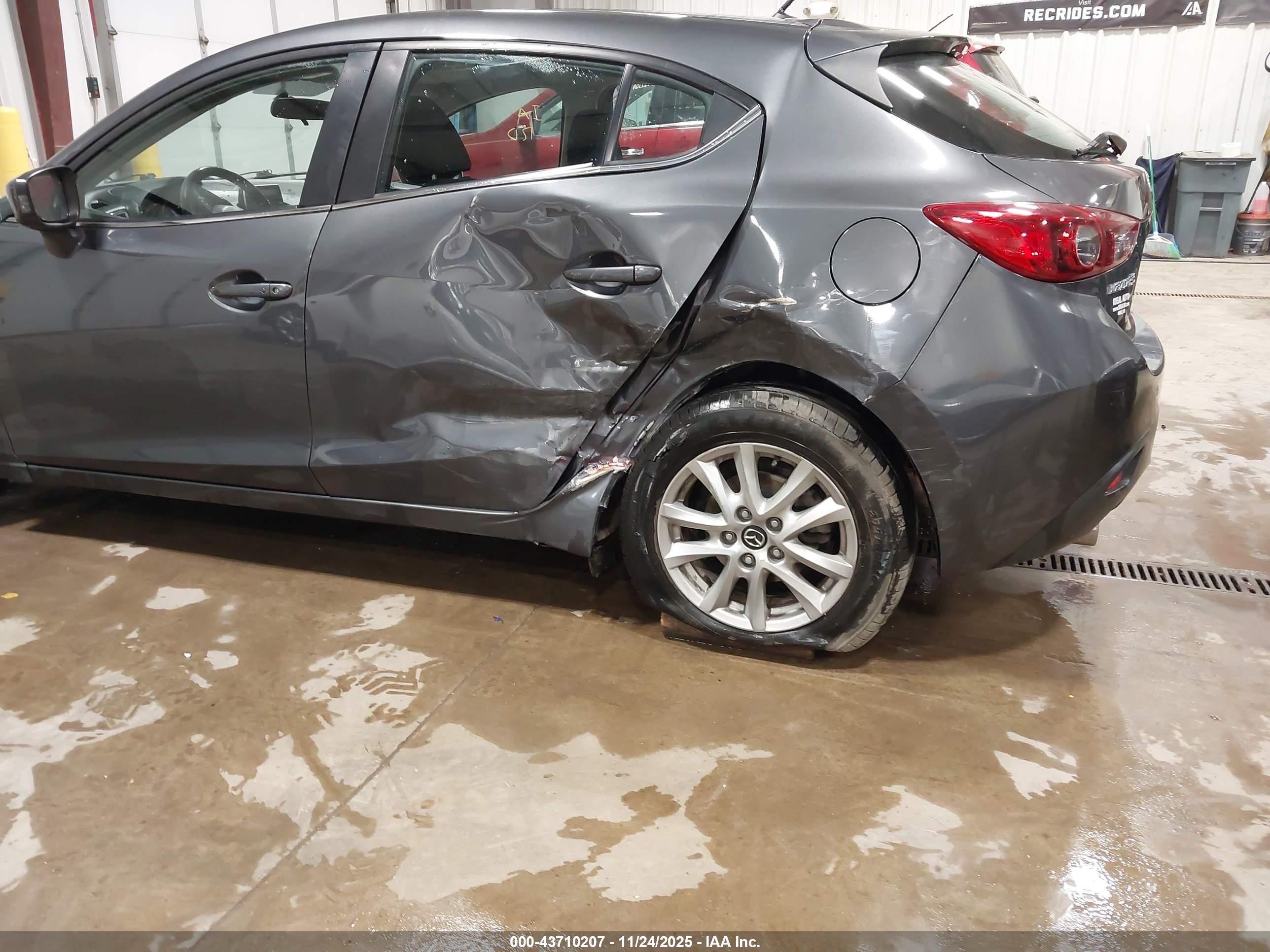 MAZDA MAZDA3 image 6