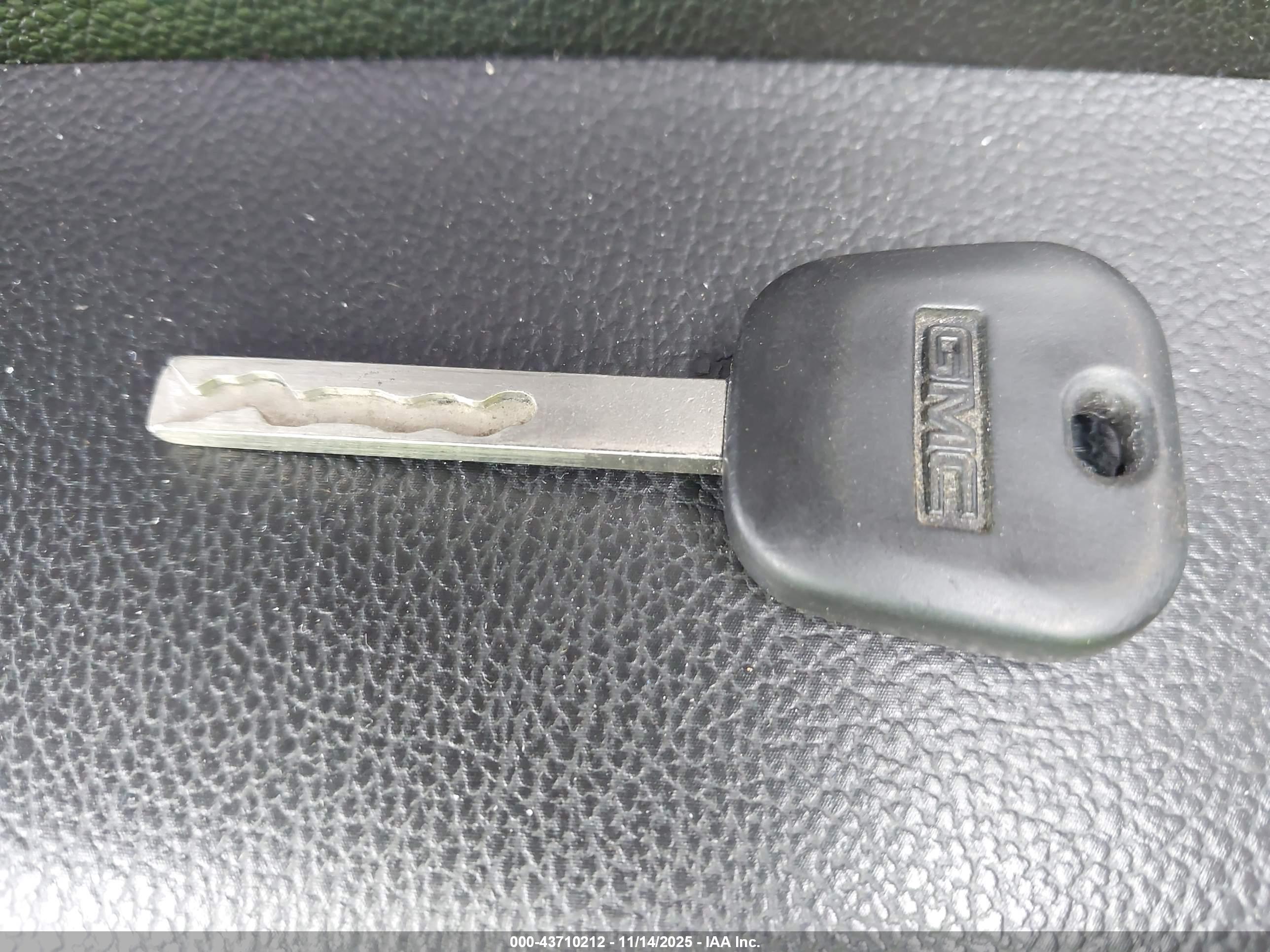 GMC SIERRA image 11