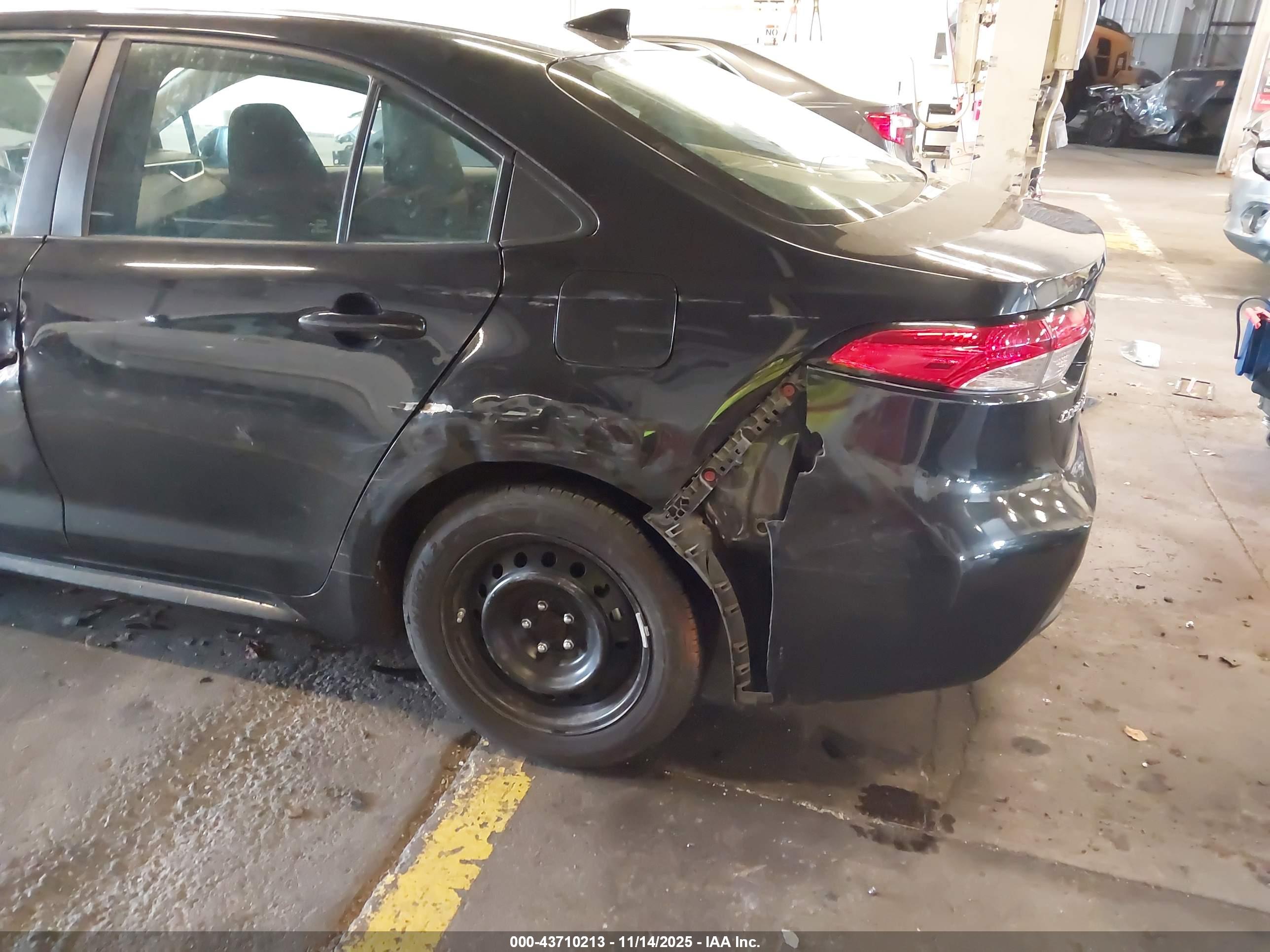 TOYOTA COROLLA image 6