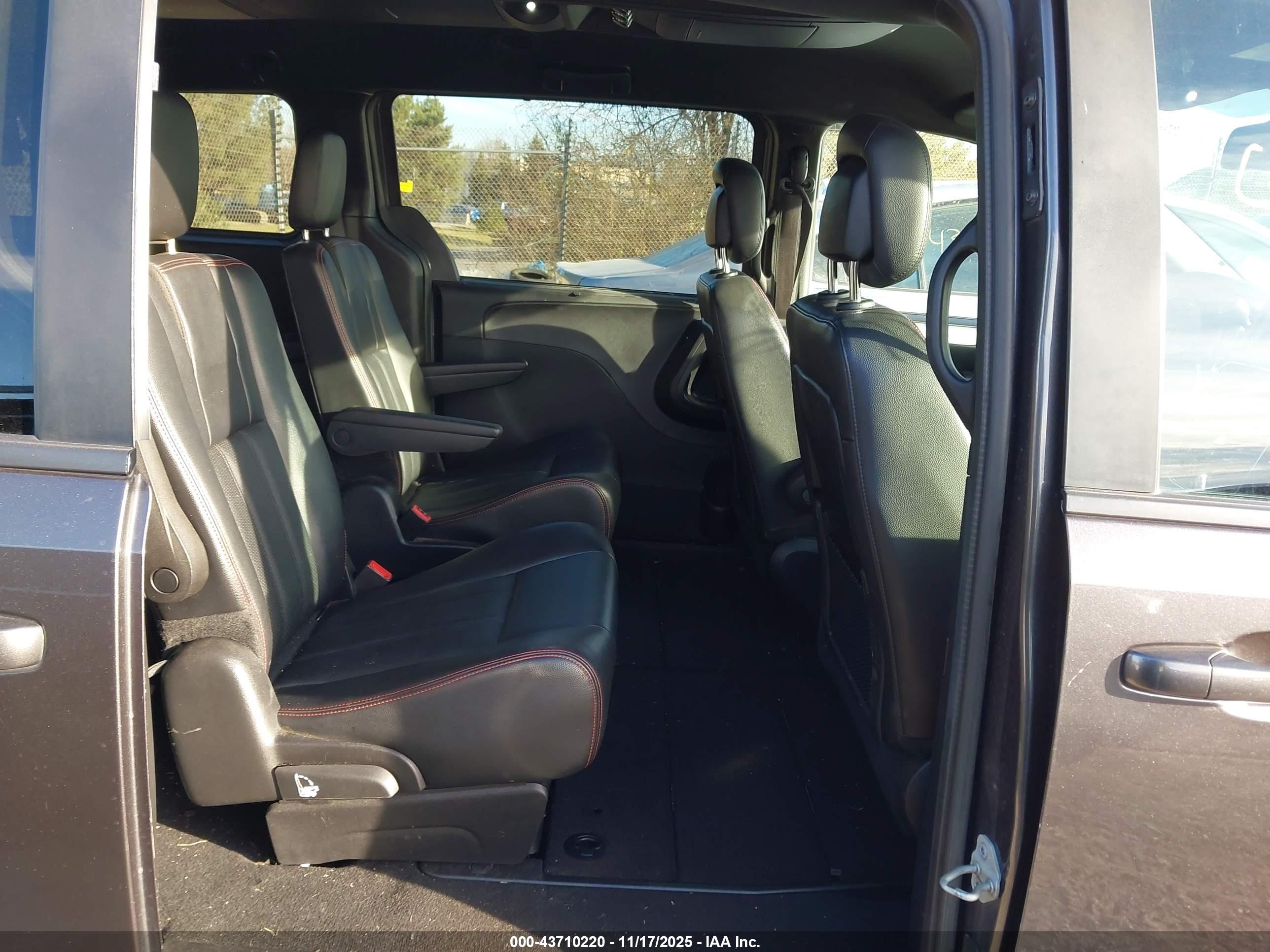 DODGE GRAND image 8
