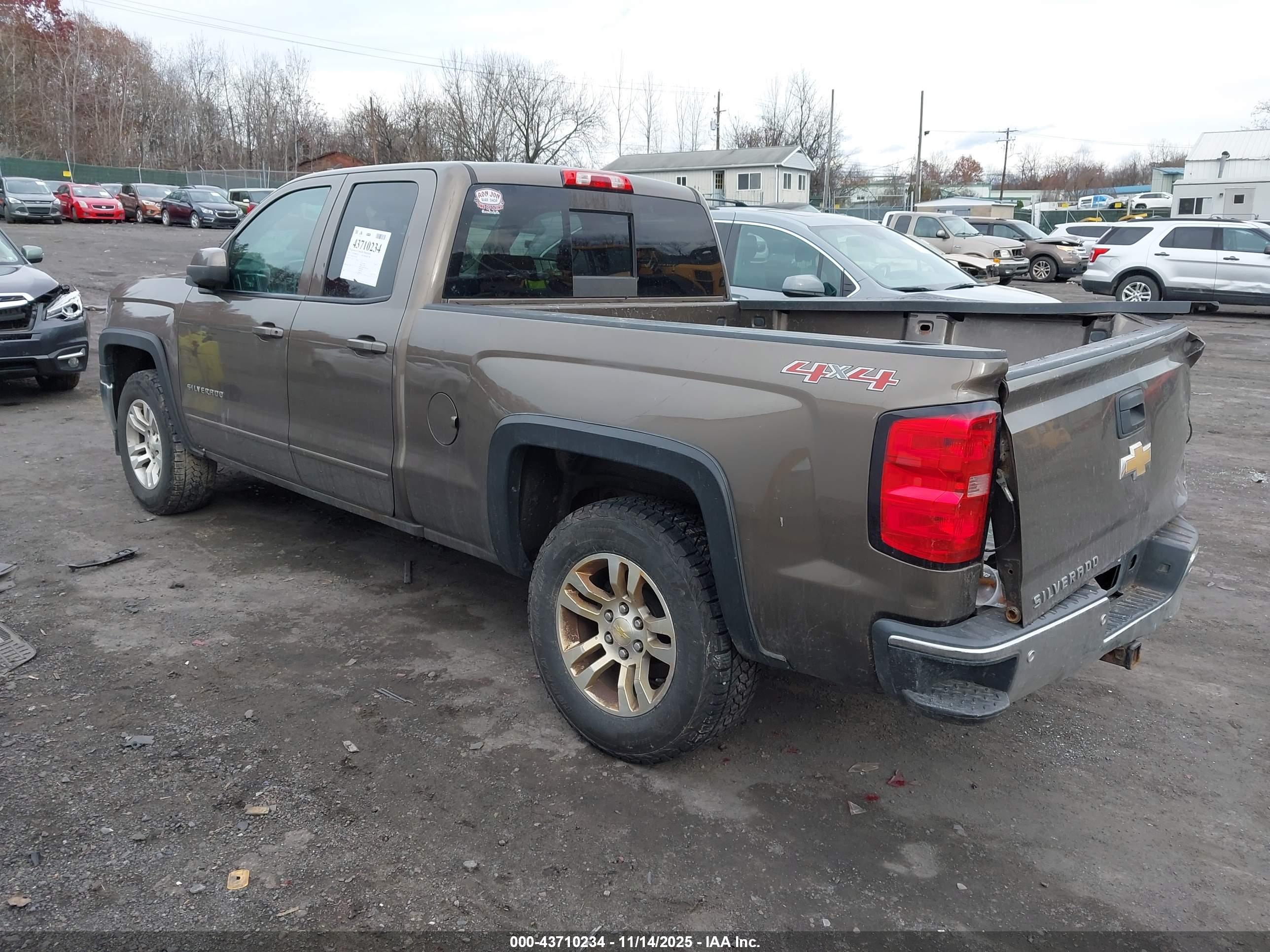 CHEVROLET SILVERADO image 3