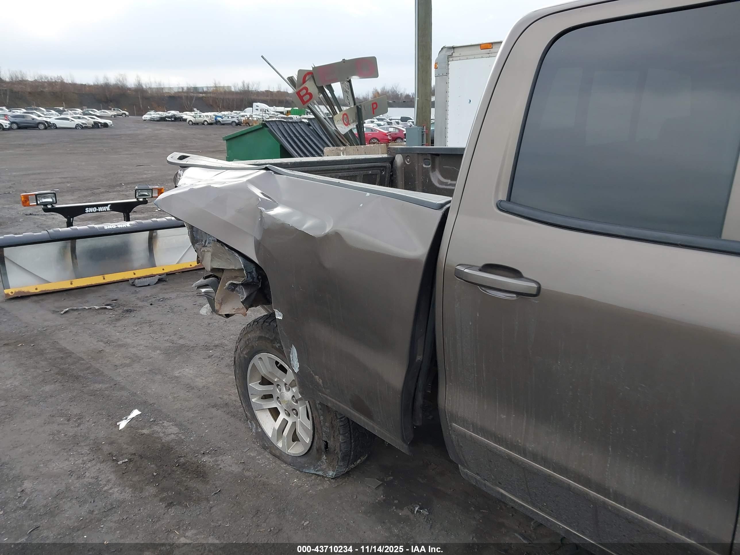 CHEVROLET SILVERADO image 6
