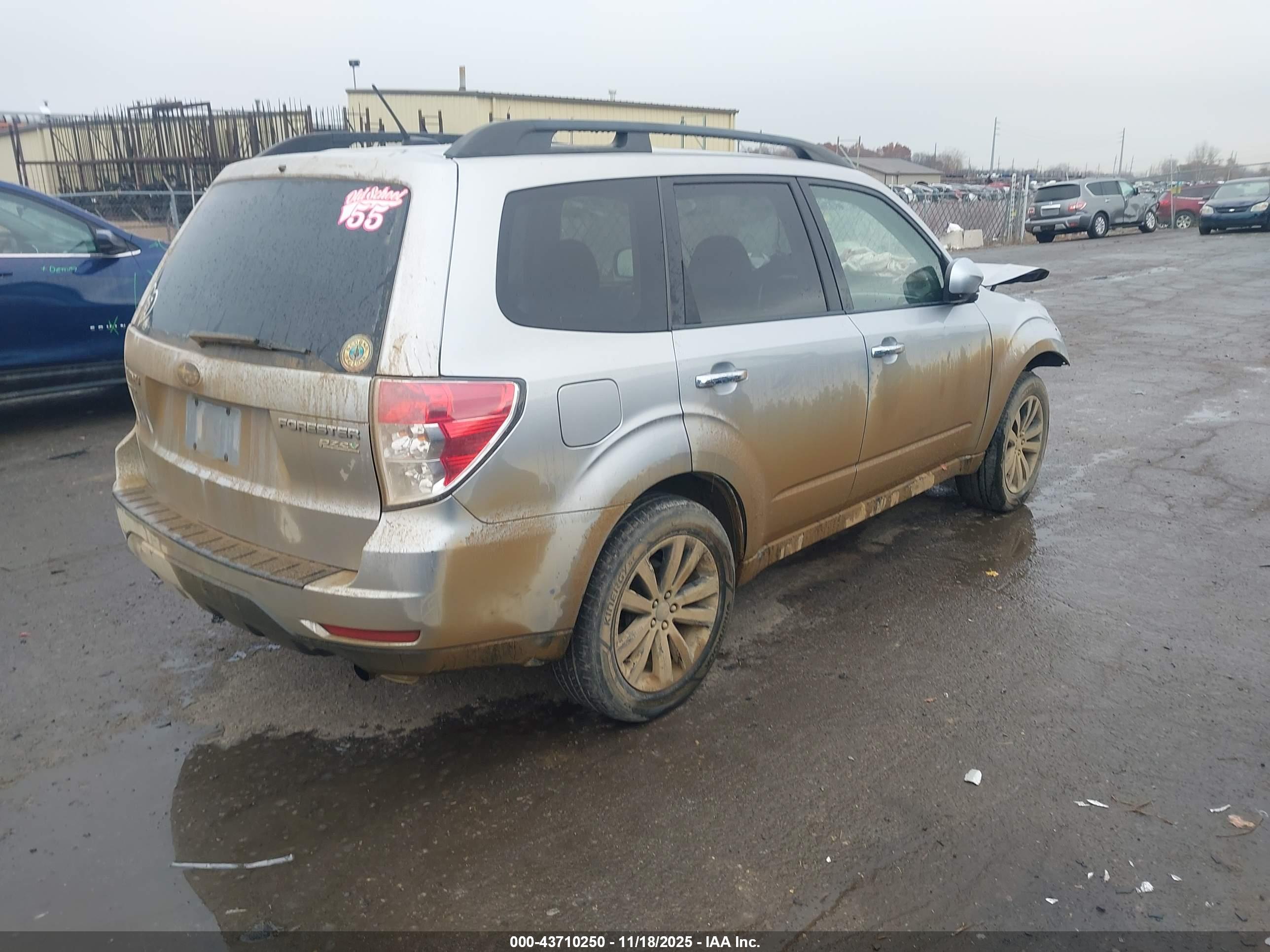 SUBARU FORESTER image 4