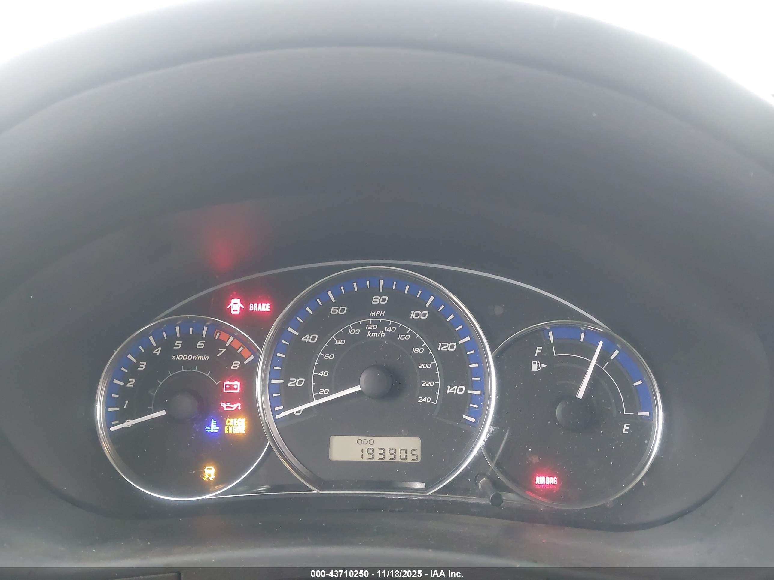 SUBARU FORESTER image 7