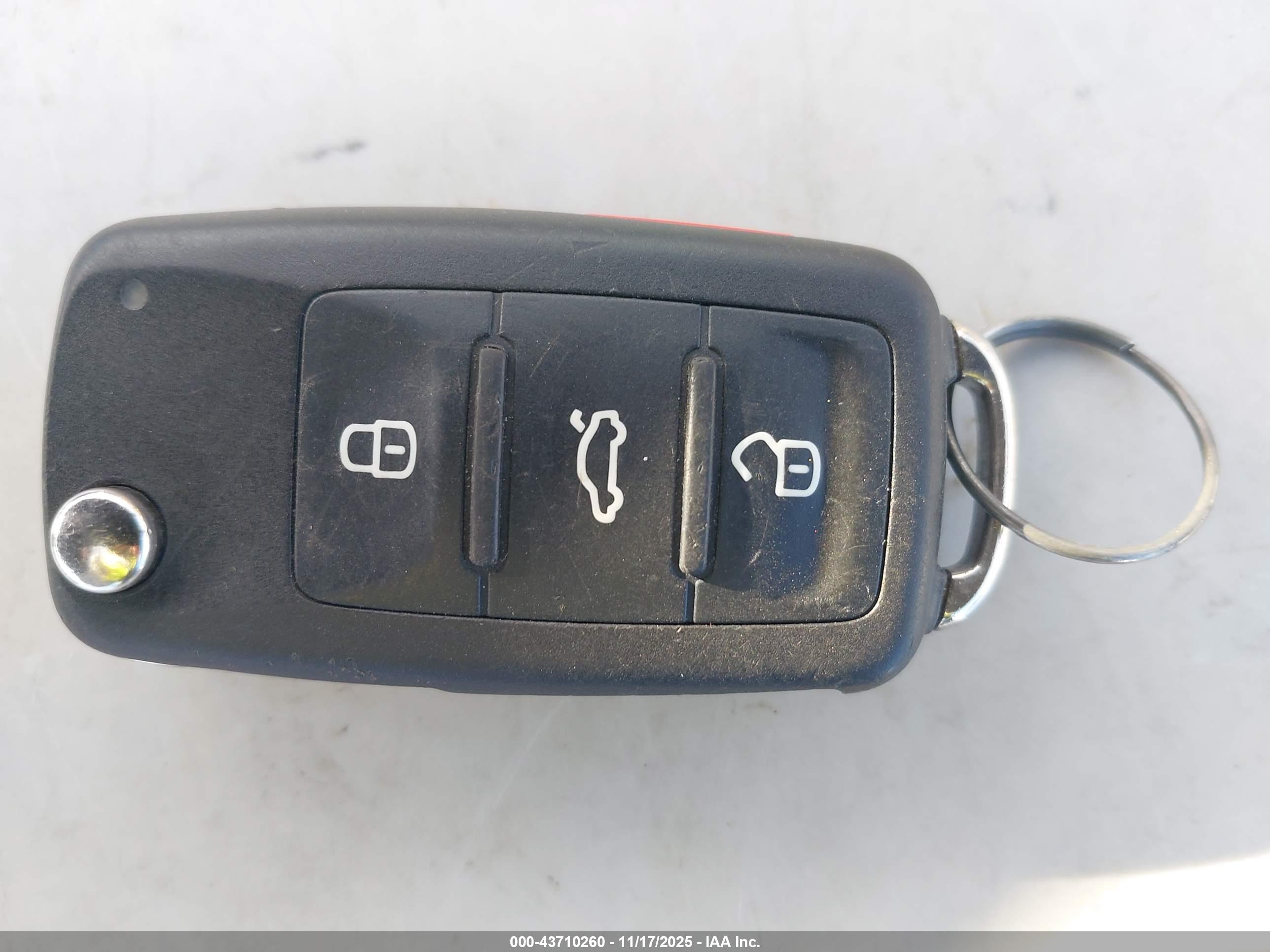 VOLKSWAGEN PASSAT image 11
