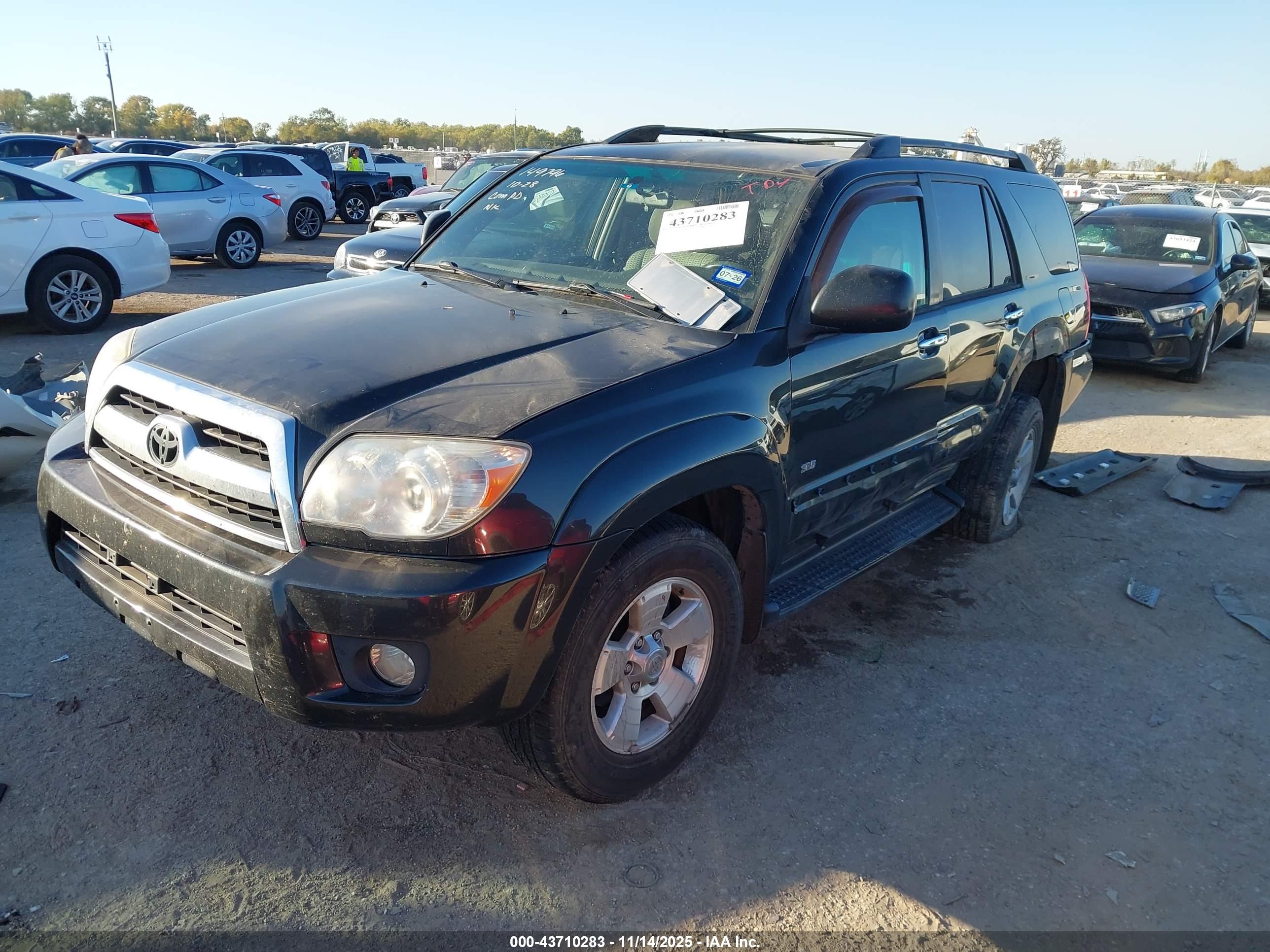 TOYOTA 4RUNNER image 2