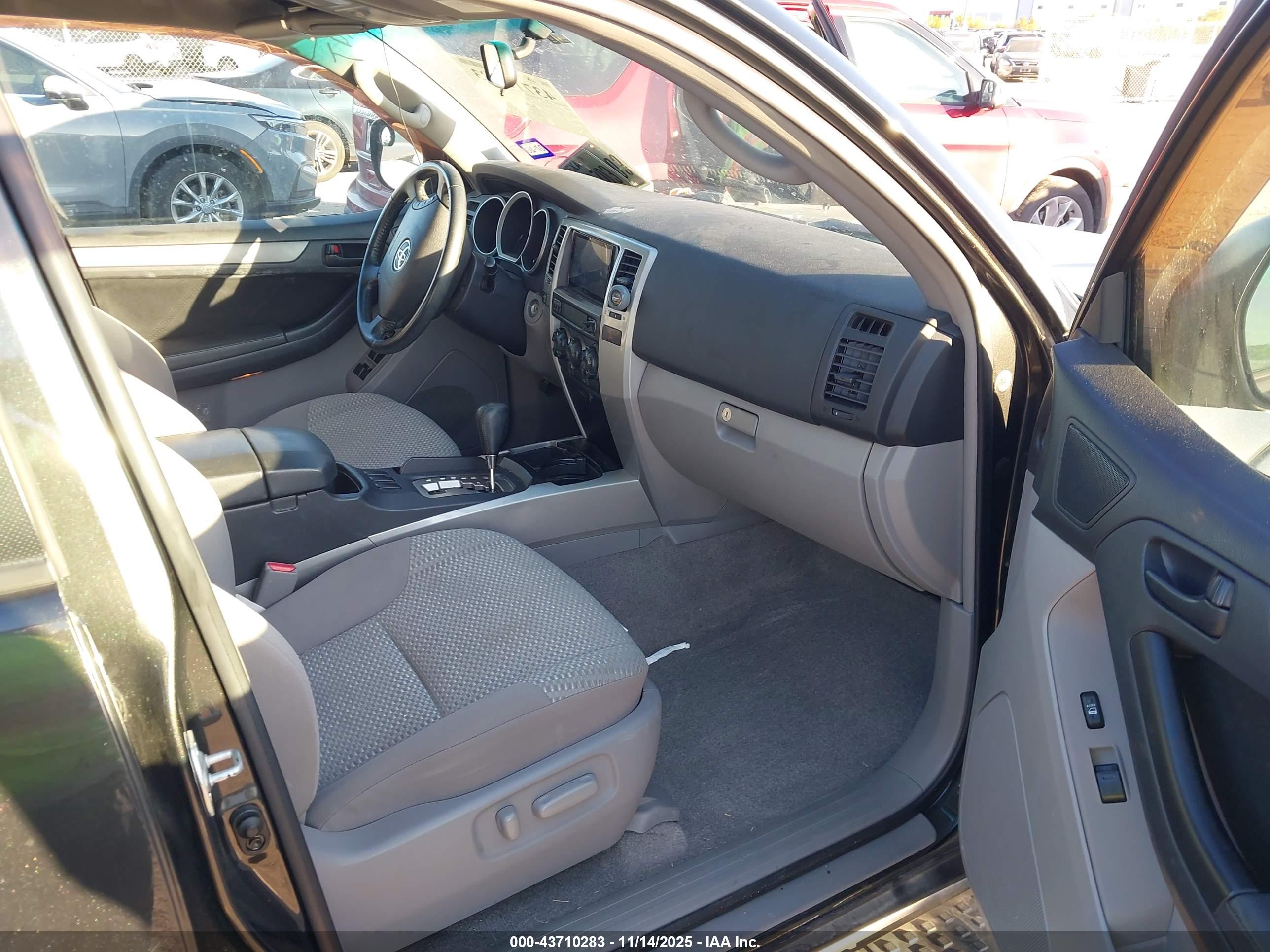 TOYOTA 4RUNNER image 5