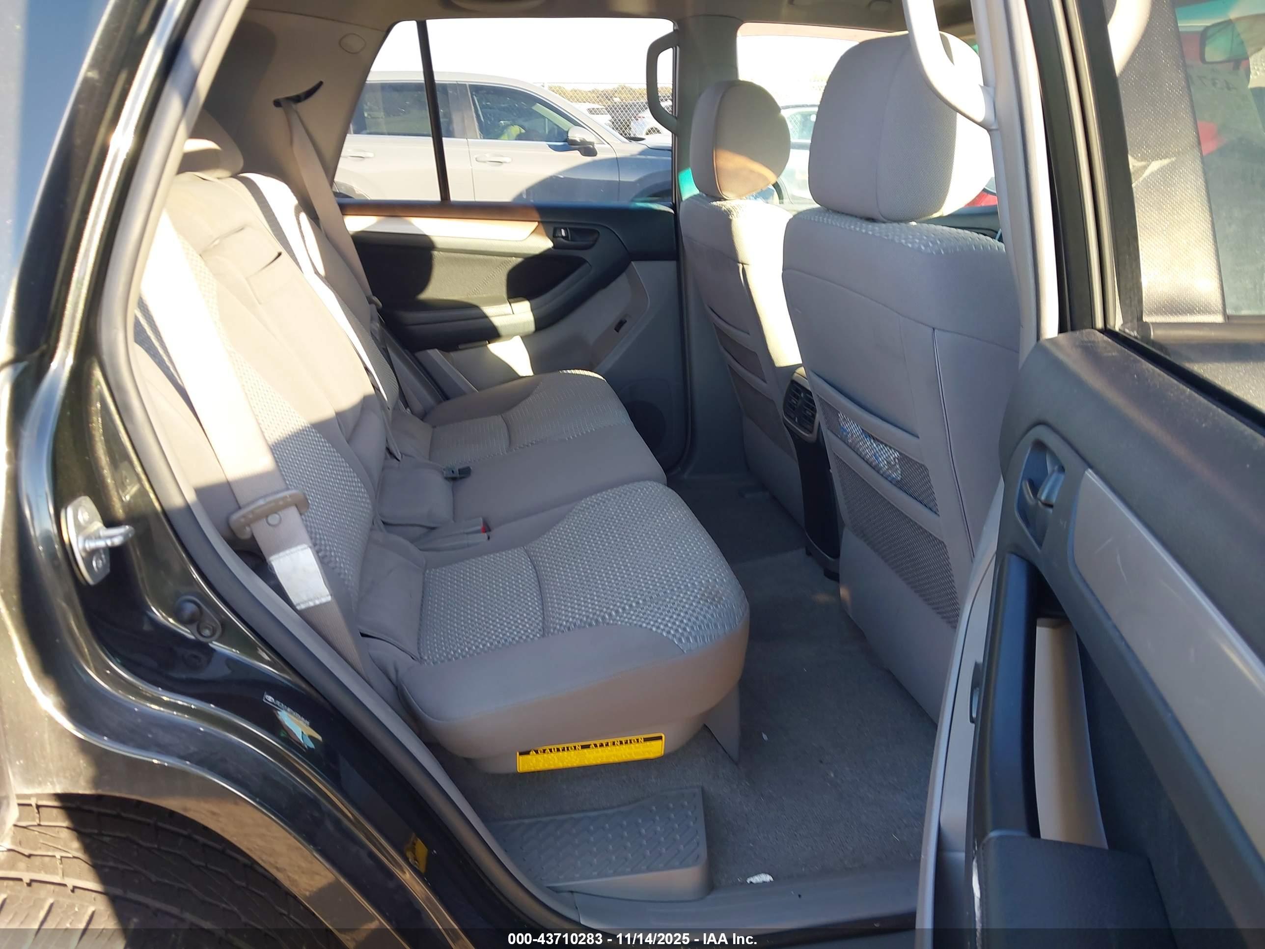 TOYOTA 4RUNNER image 8