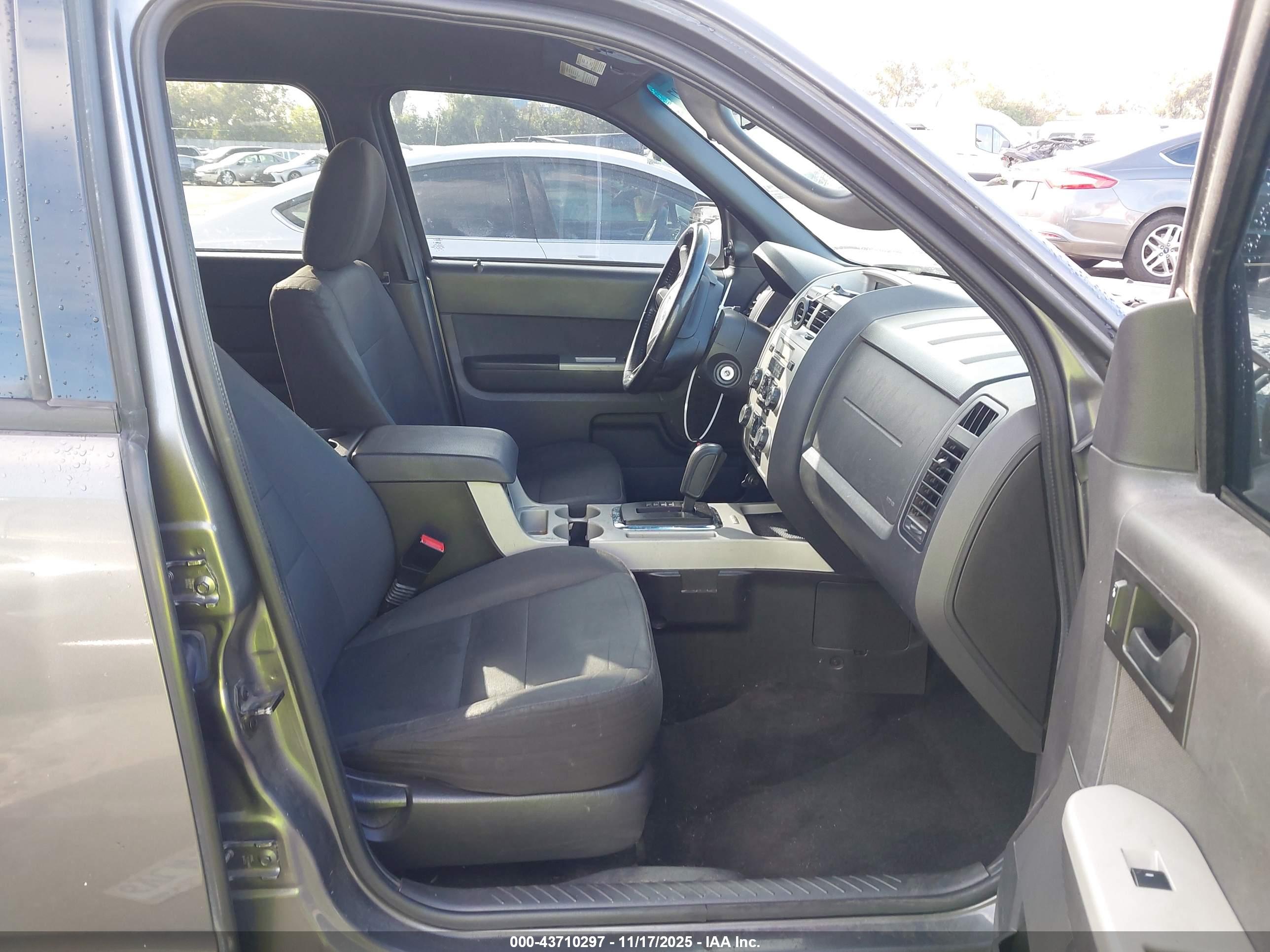 FORD ESCAPE image 5