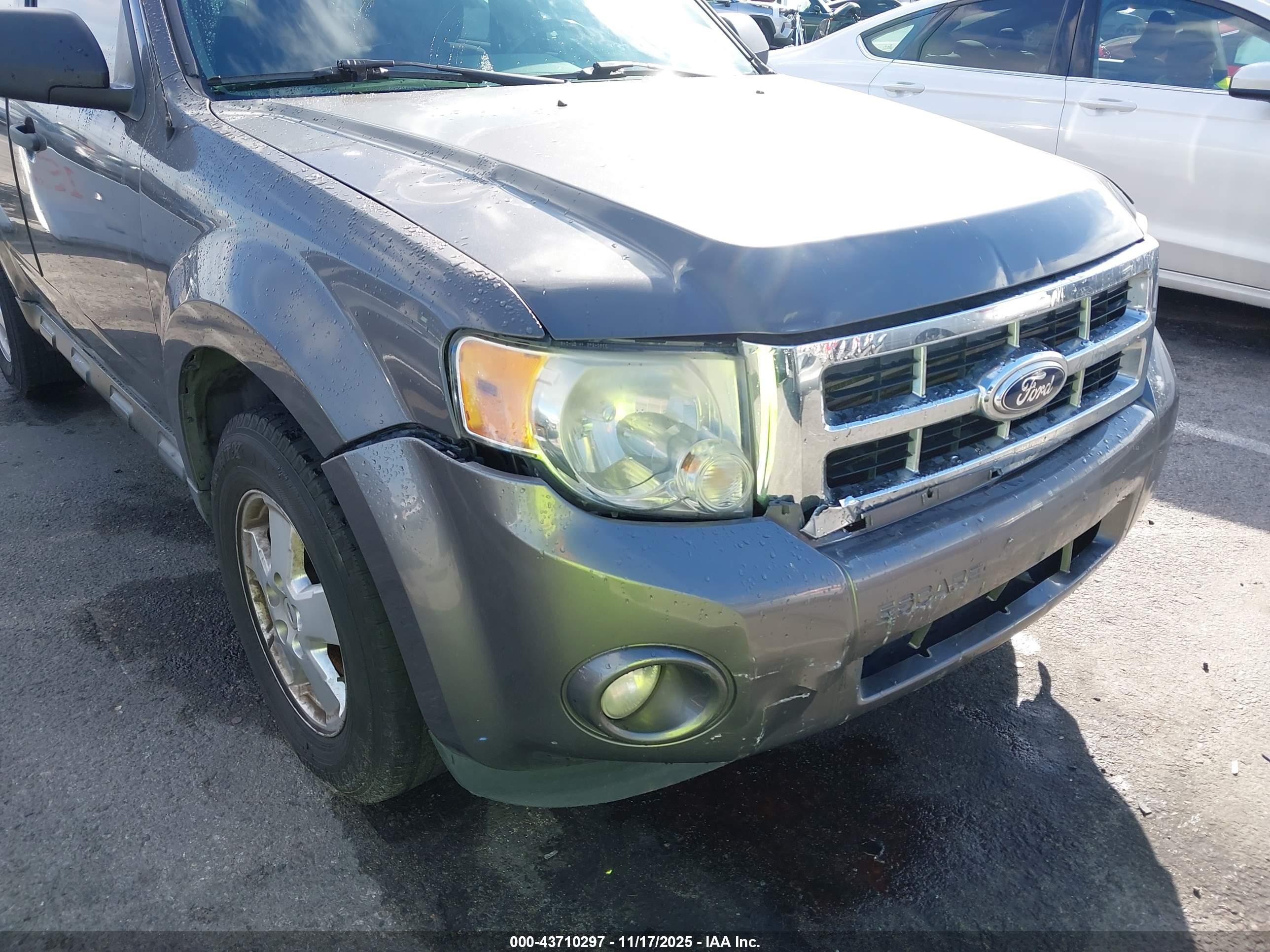 FORD ESCAPE image 6