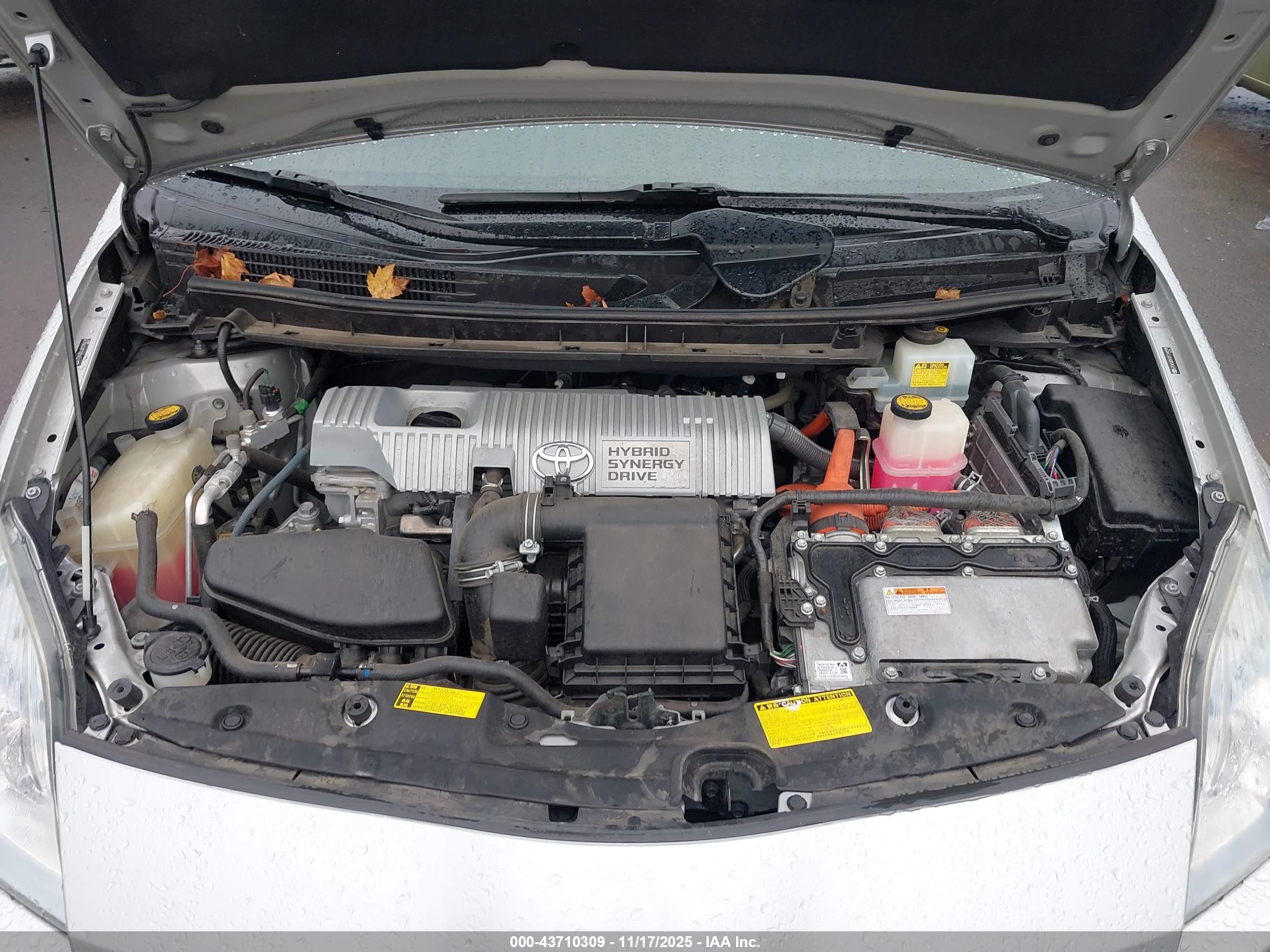 TOYOTA PRIUS image 10