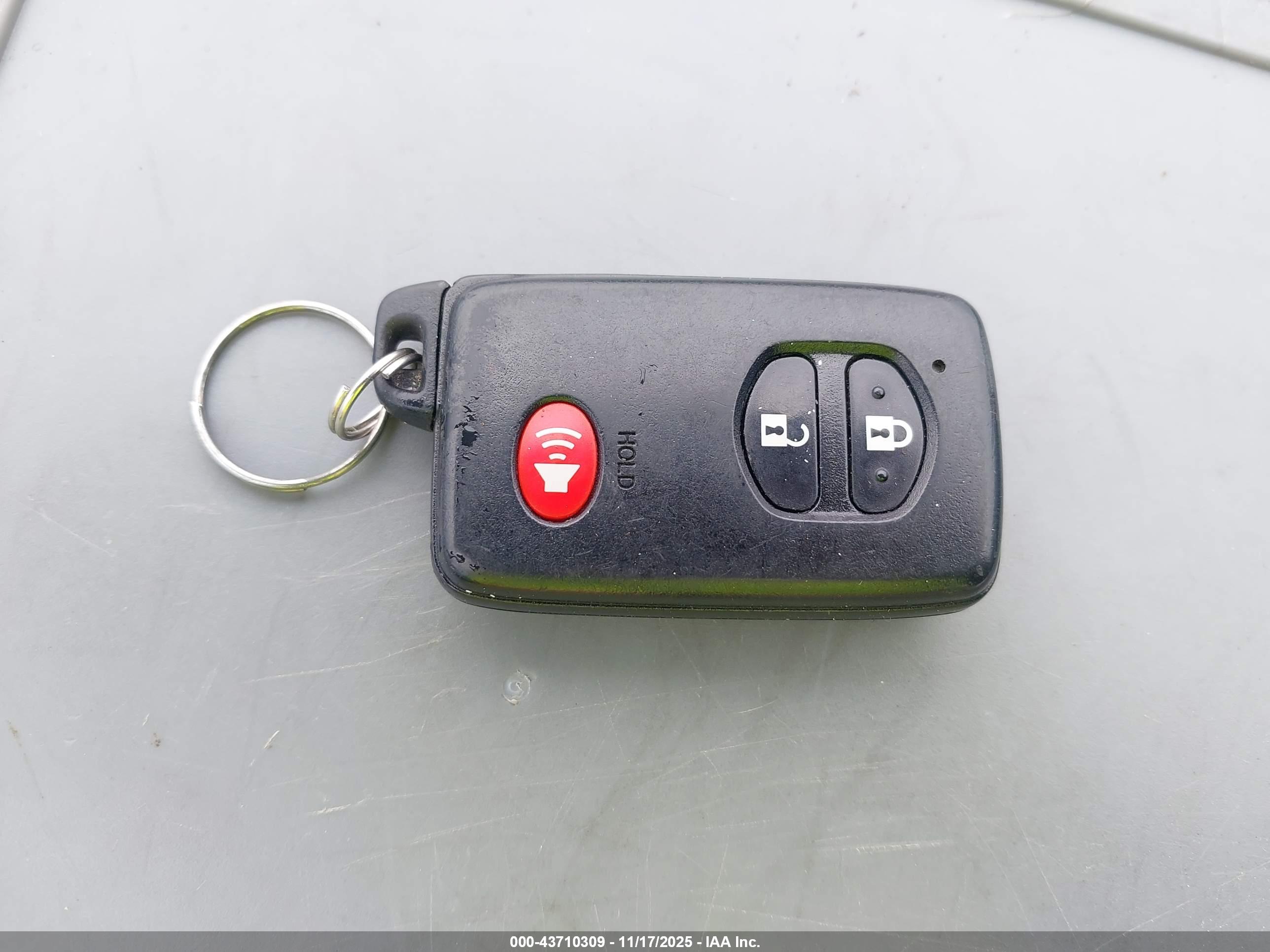 TOYOTA PRIUS image 11