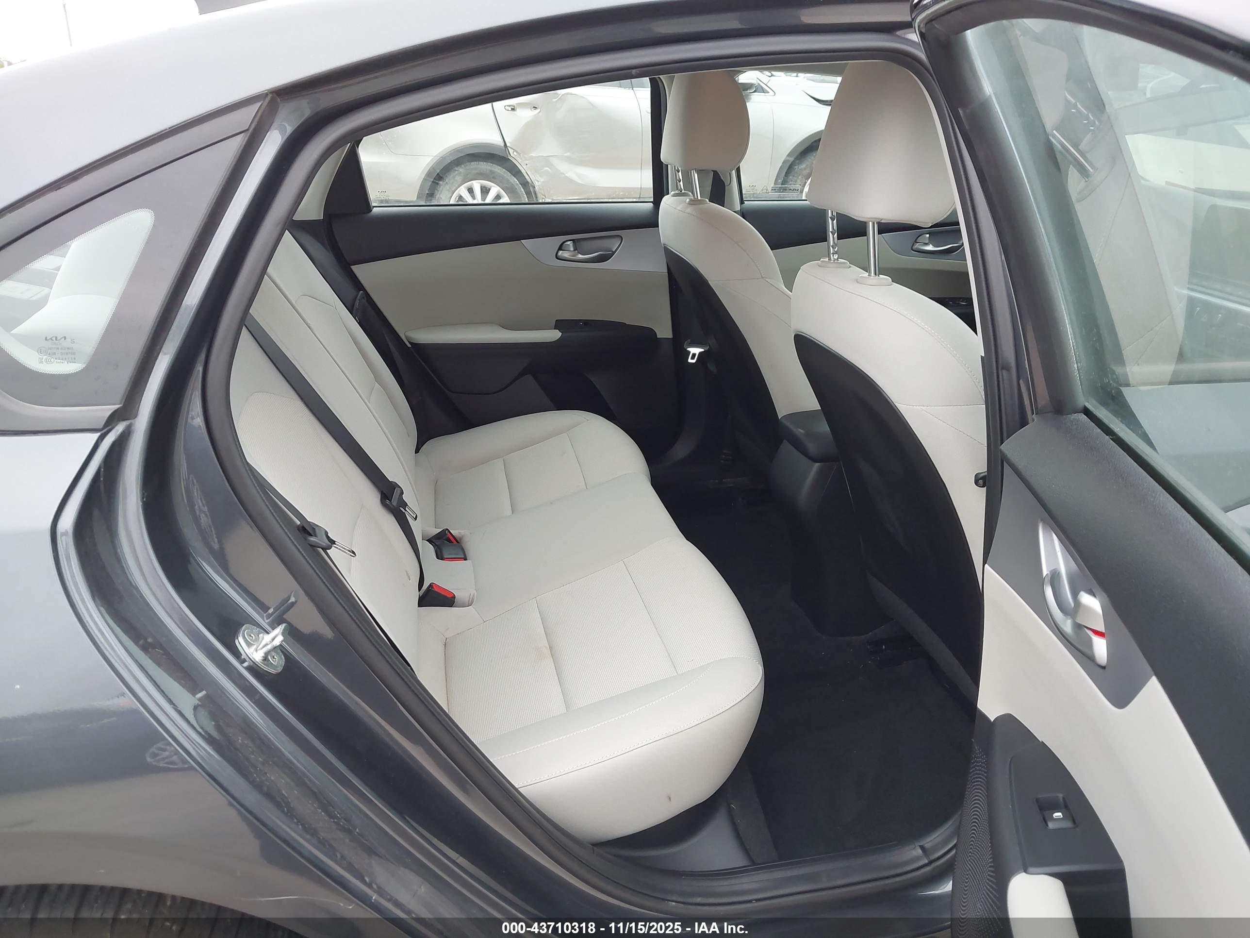 KIA FORTE image 8
