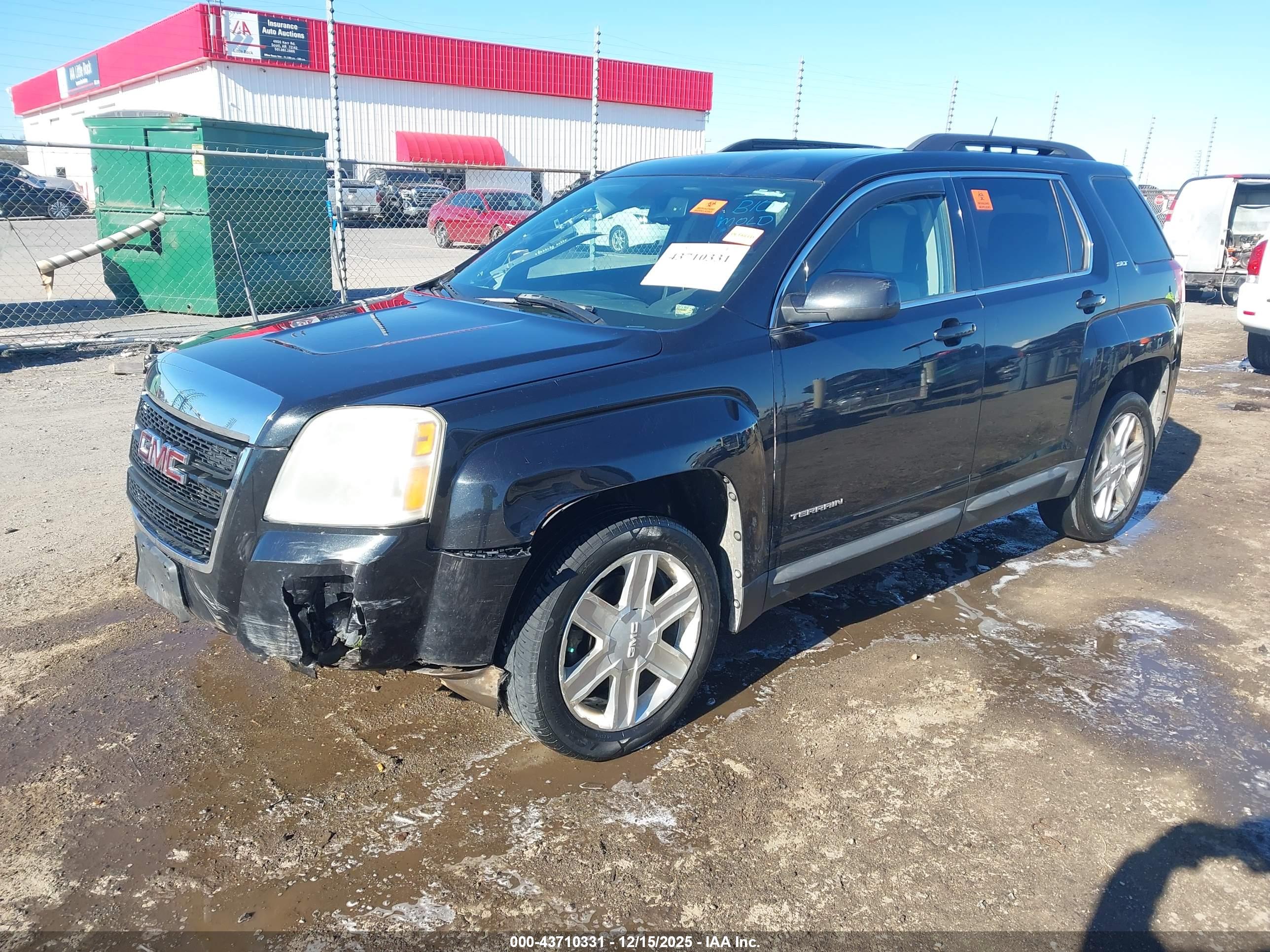 GMC TERRAIN image 2