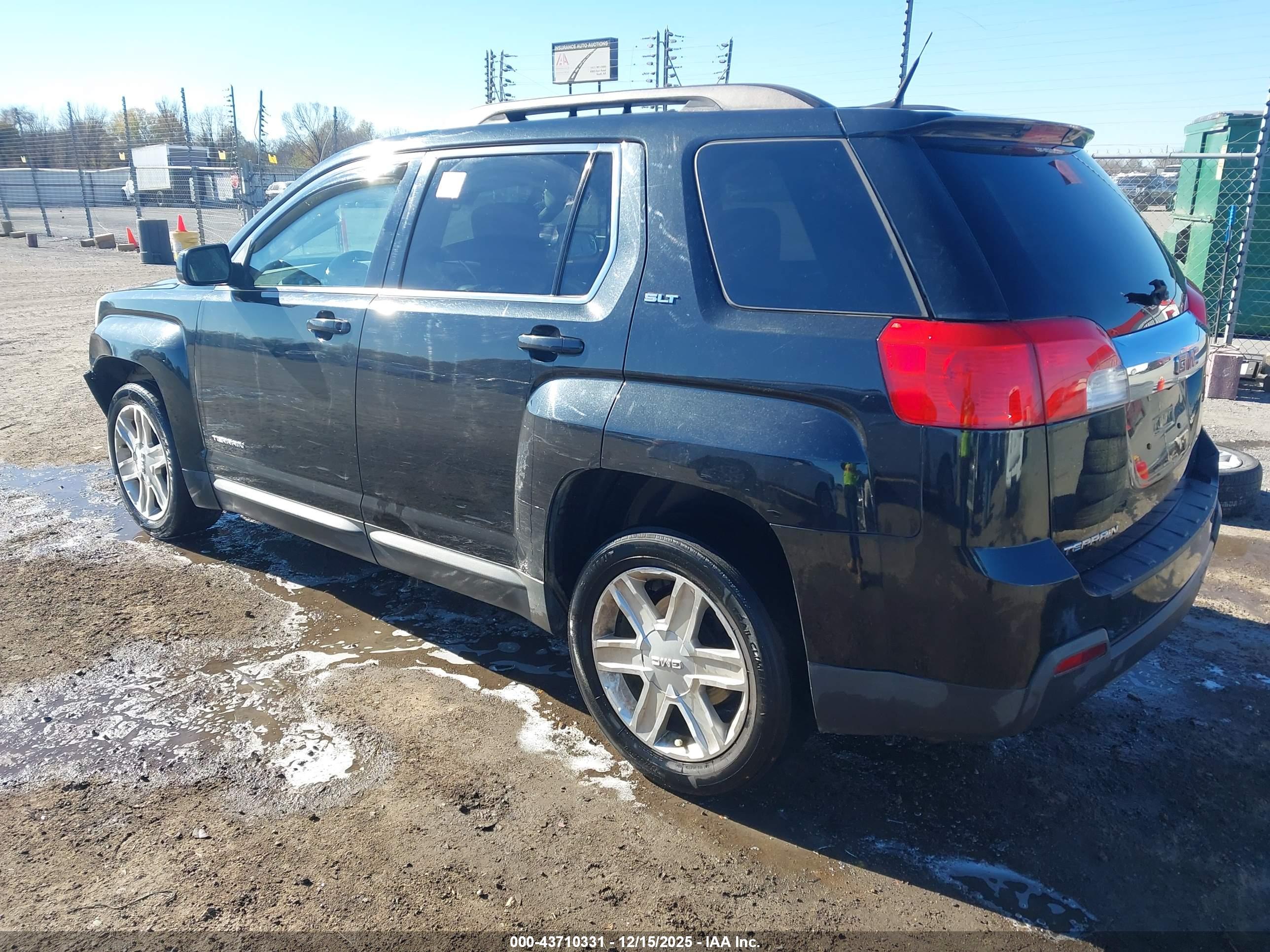 GMC TERRAIN image 3