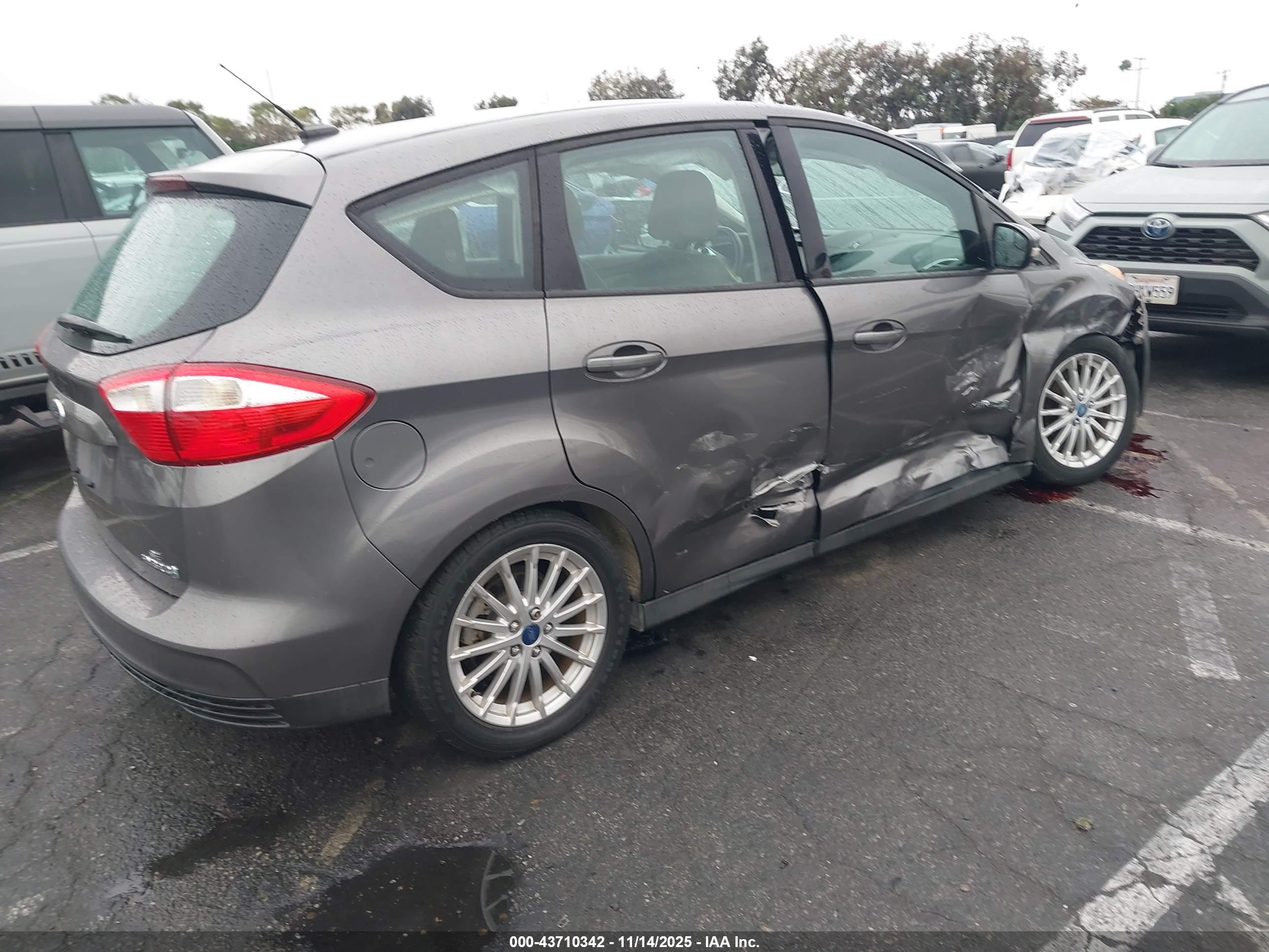 FORD C-MAX image 4