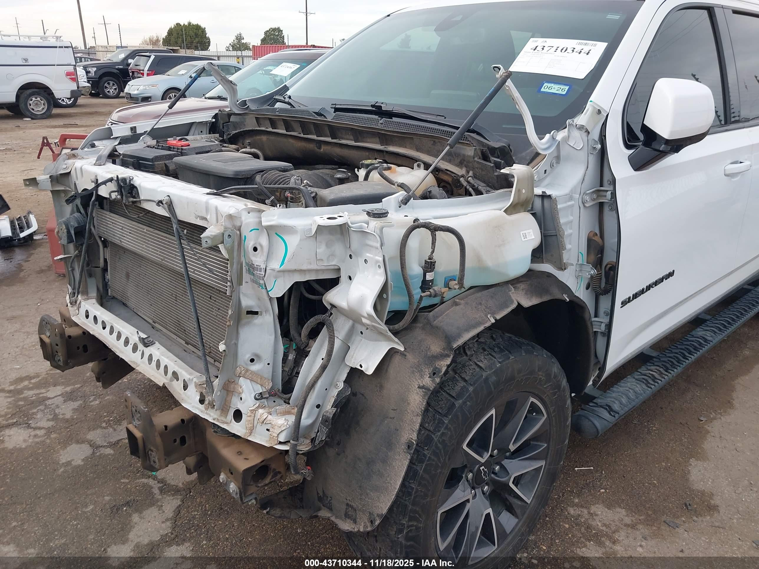CHEVROLET SUBURBAN image 6
